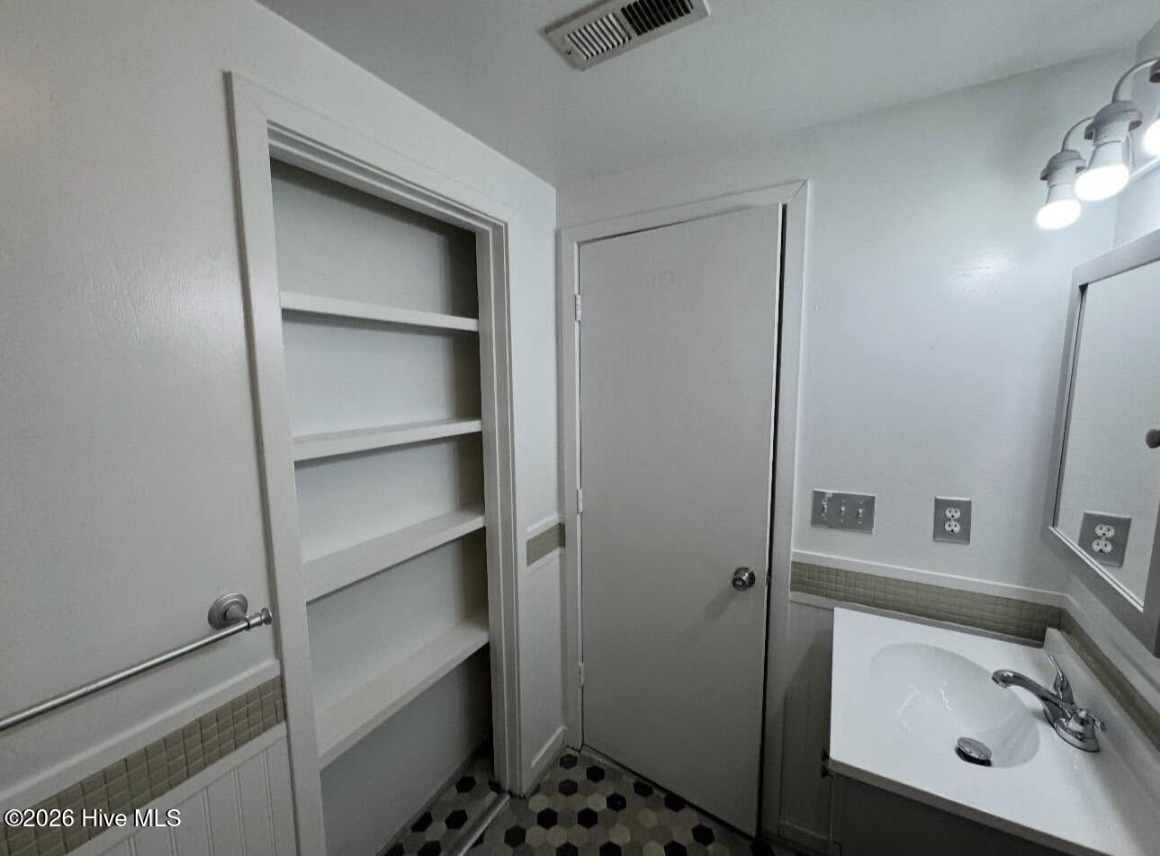 100554147 | Photo 11