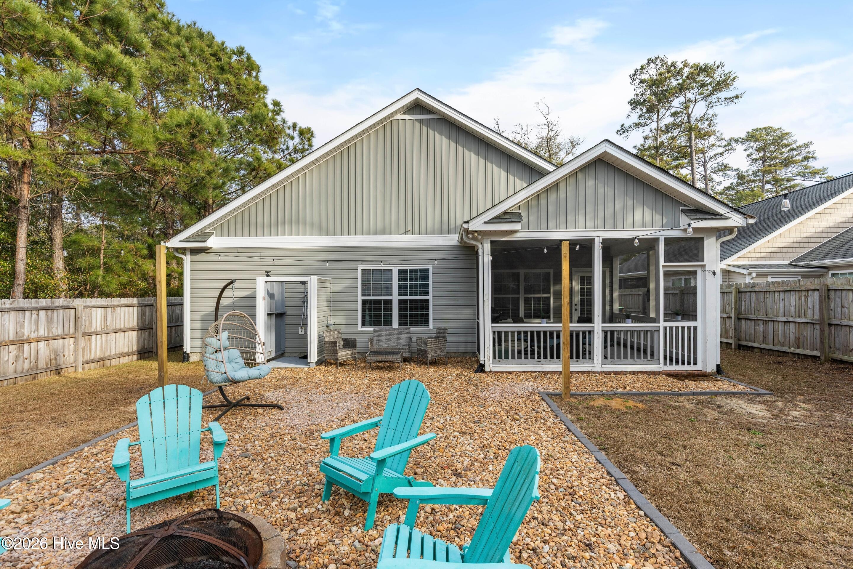 100548789 | Photo 15