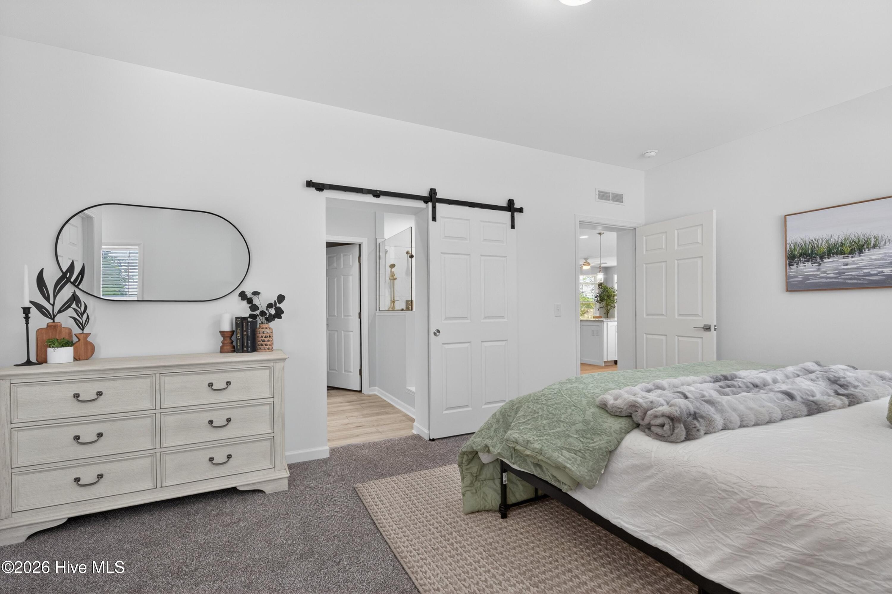 100567047 | Photo 22