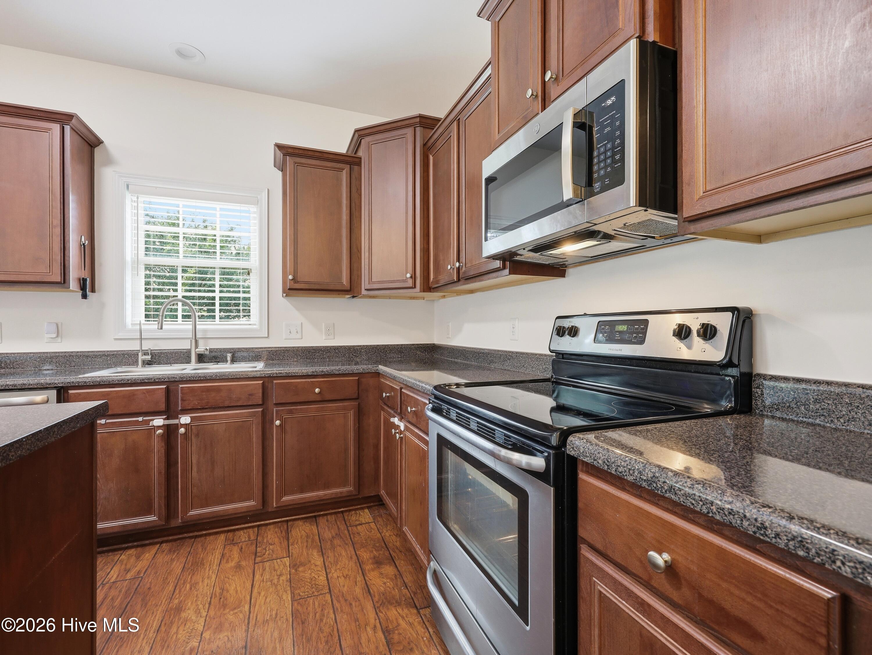 200 Wedgefield Circle,Maple Hill