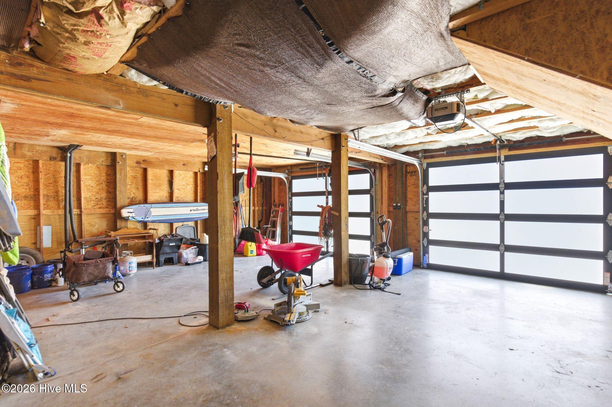 100568012 | Photo 72