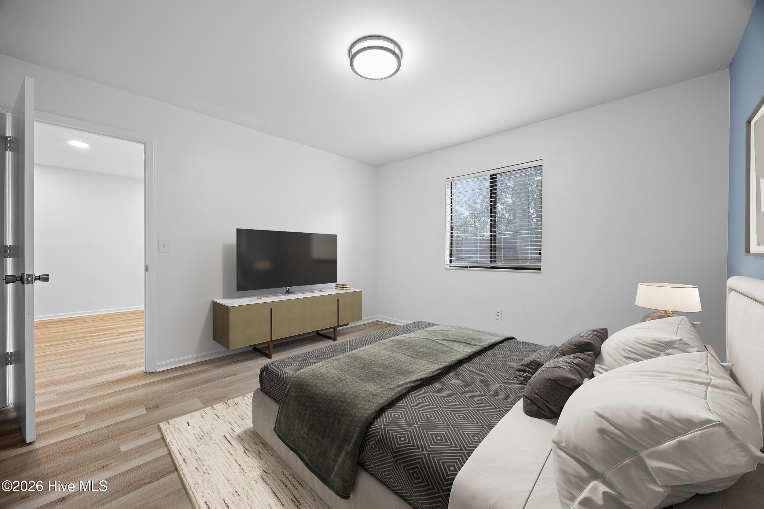 100557067 | Photo 15