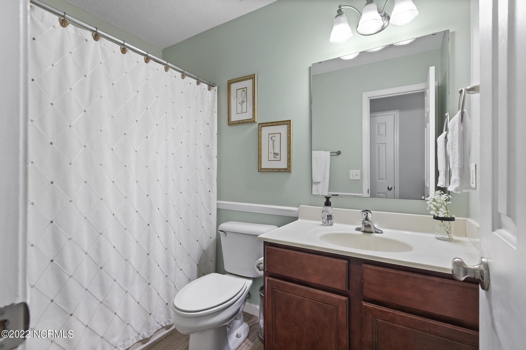 100545089 | Photo 19