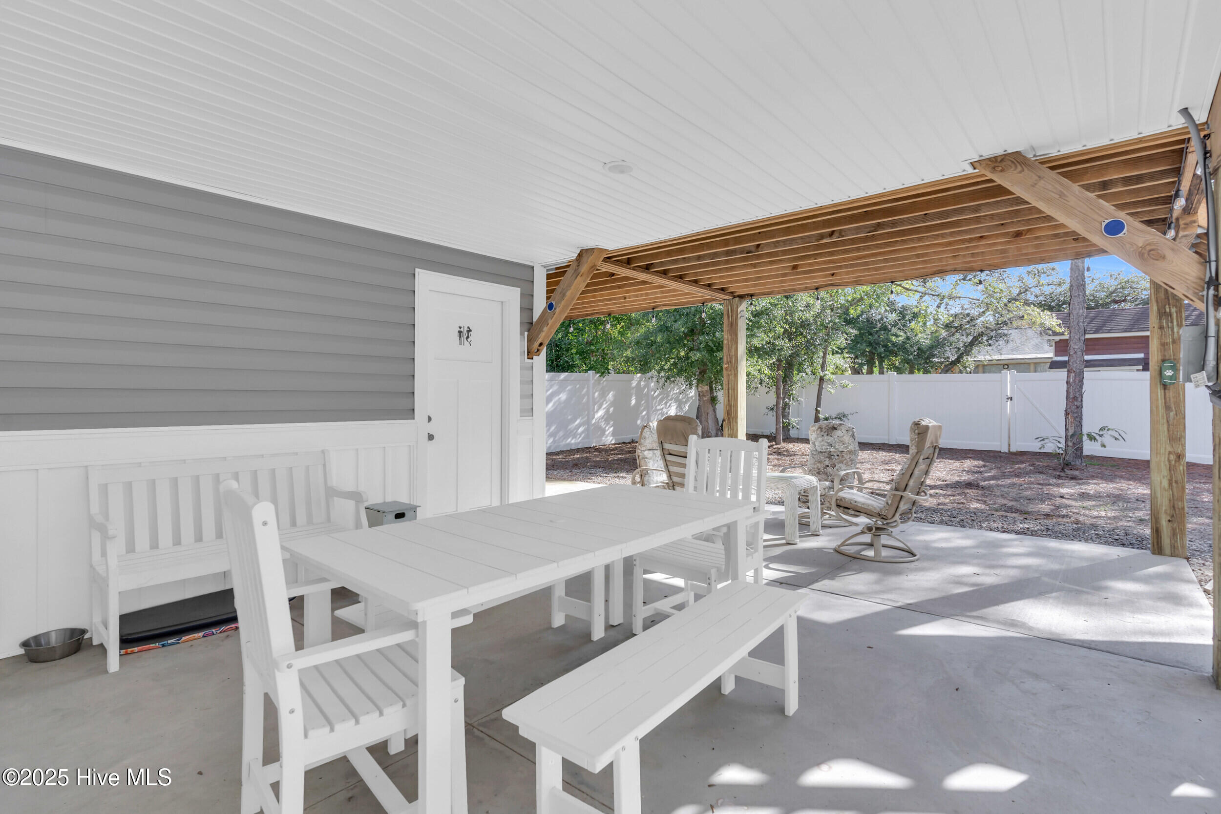 100534529 | Photo 38