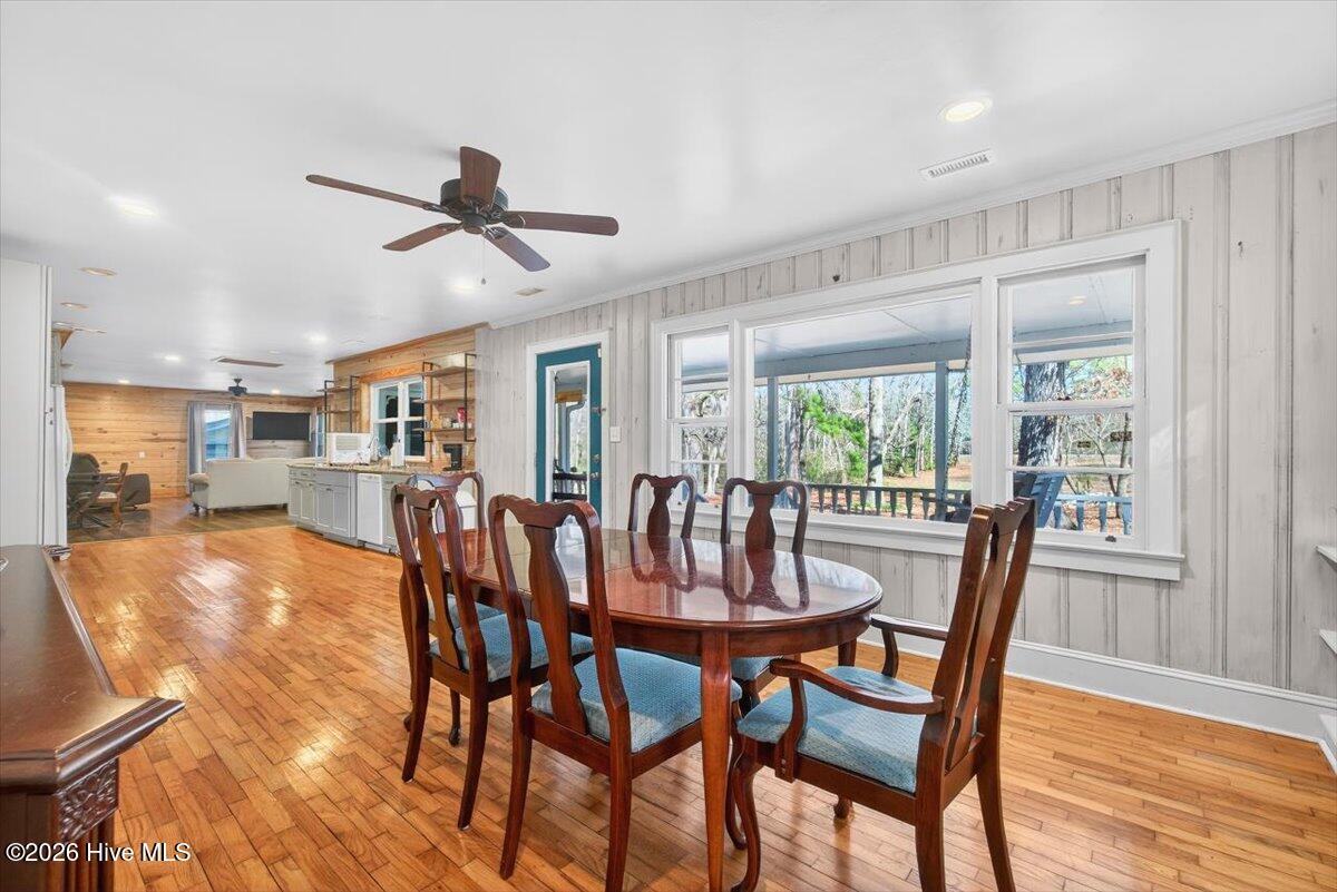 100551580 | Photo 36