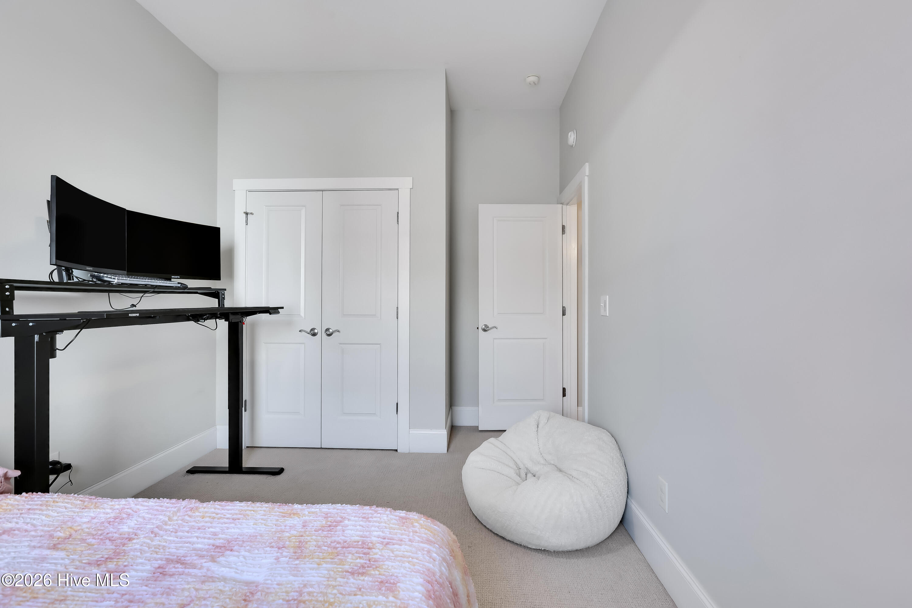 100553344 | Photo 28