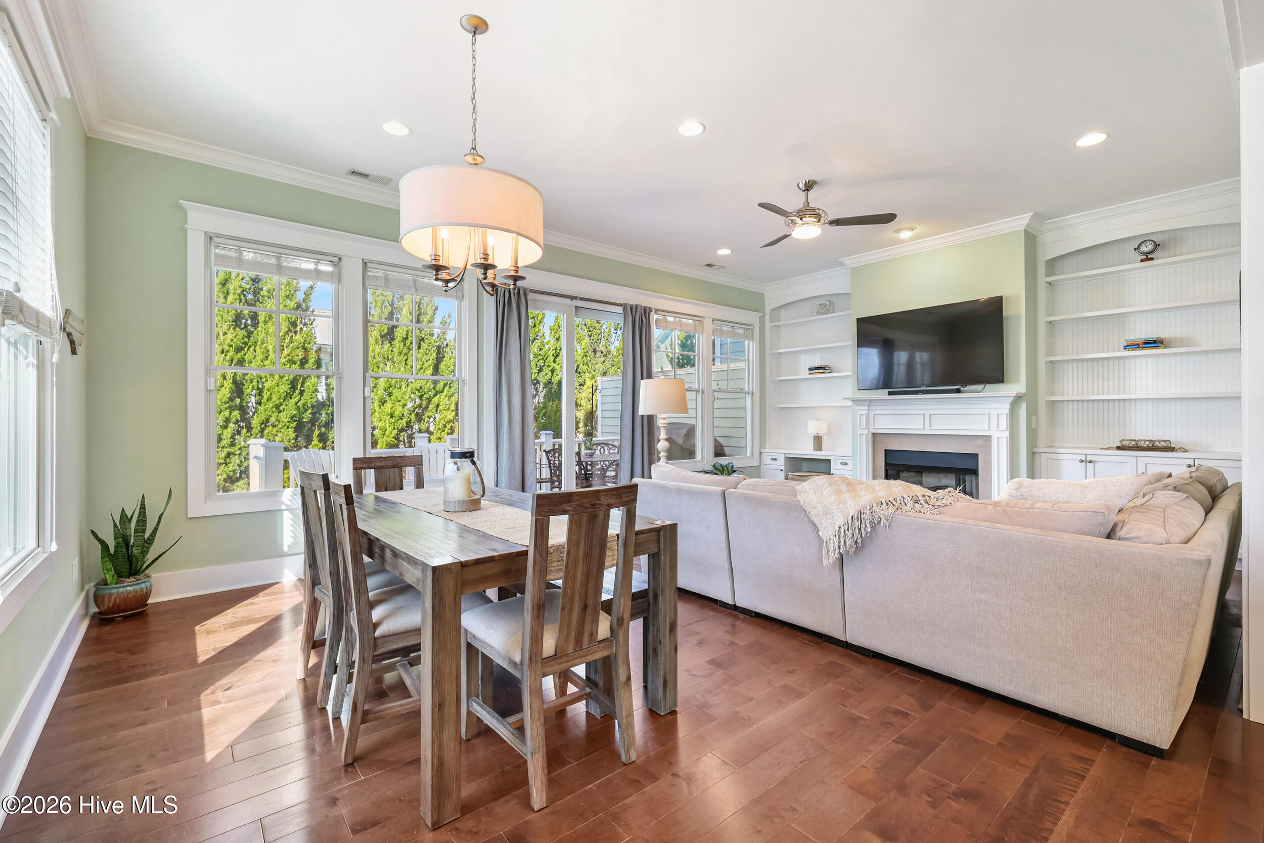 100553548 | Photo 23