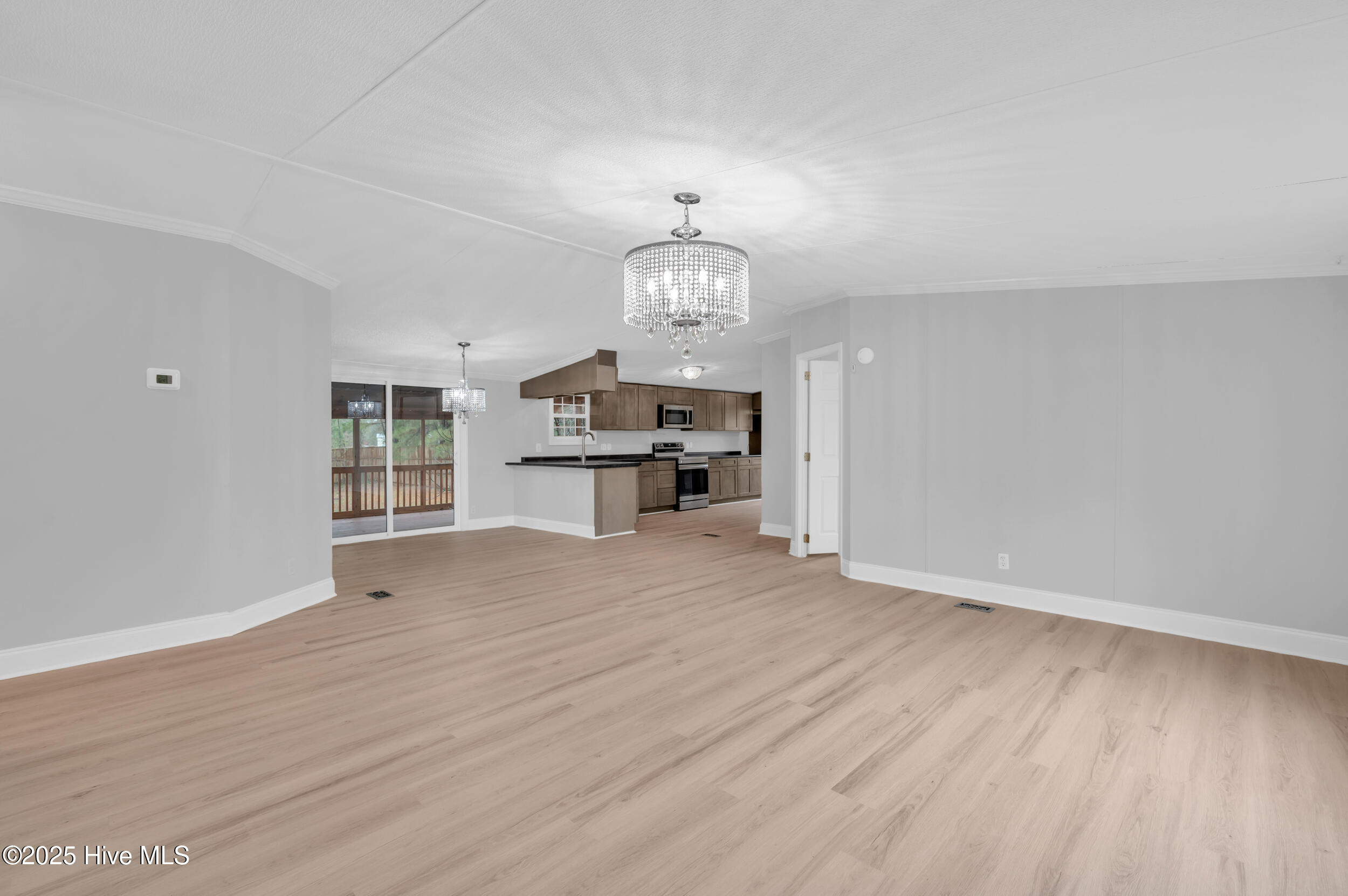 100534761 | Photo 10