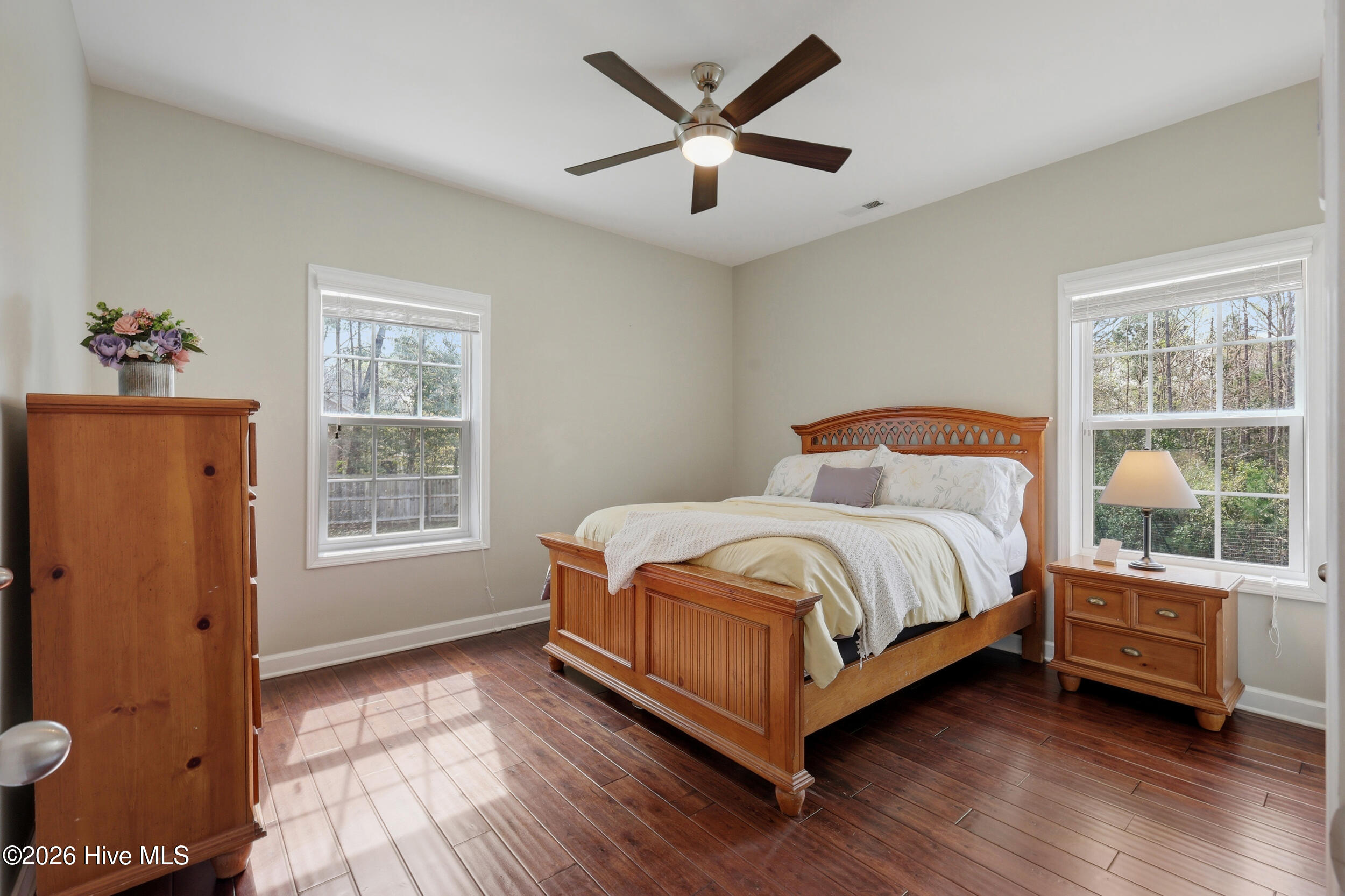 100562179 | Photo 37