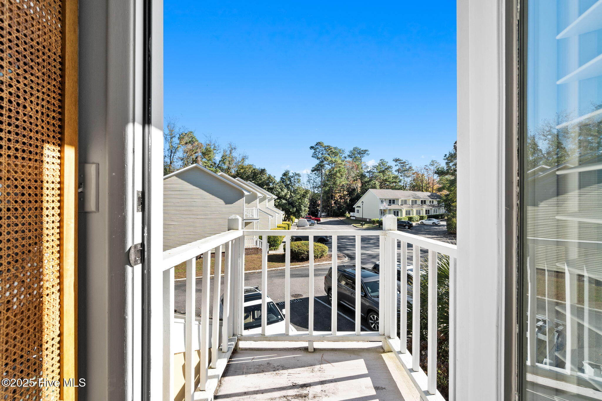 100547956 | Photo 22