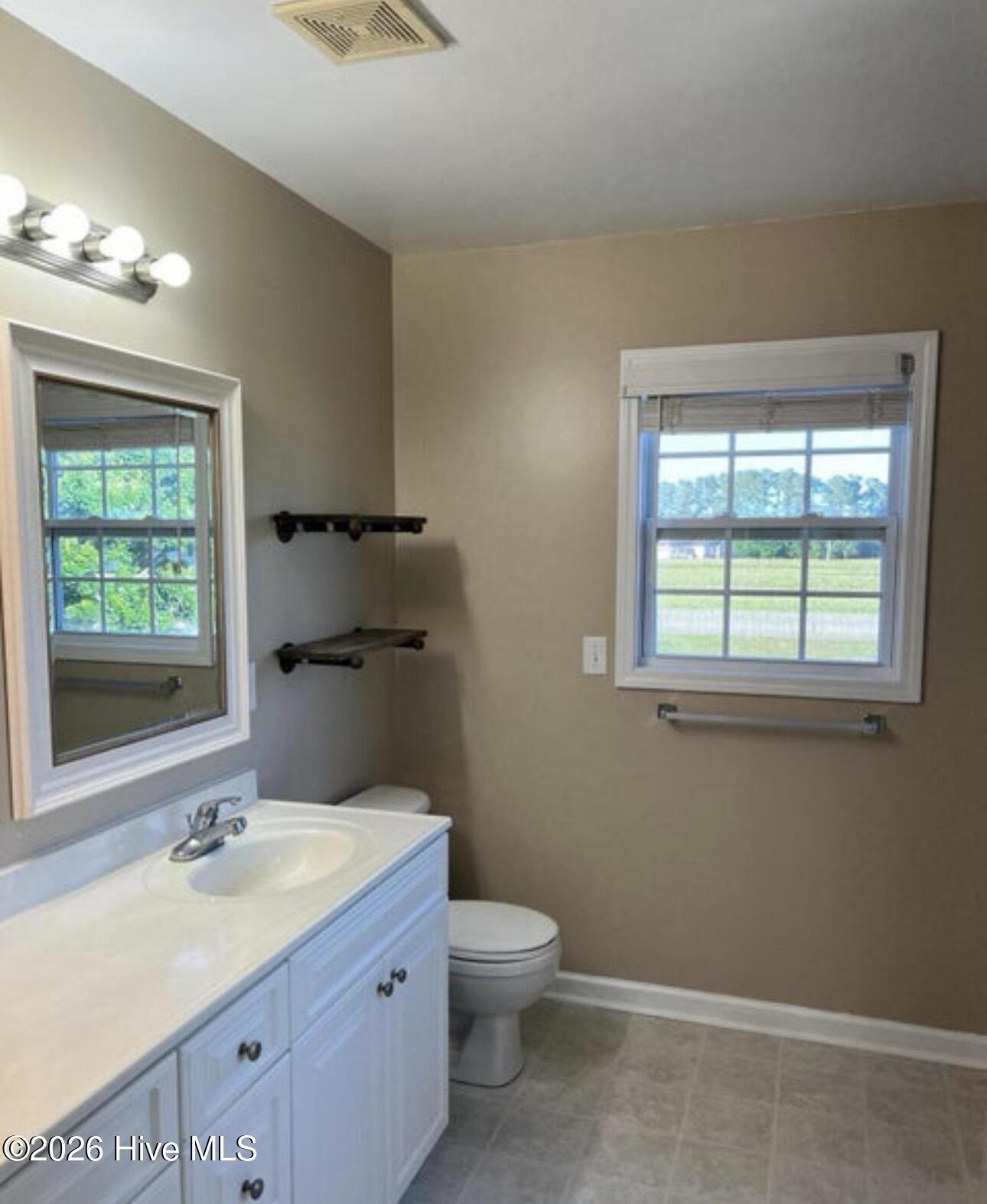 100548723 | Photo 12