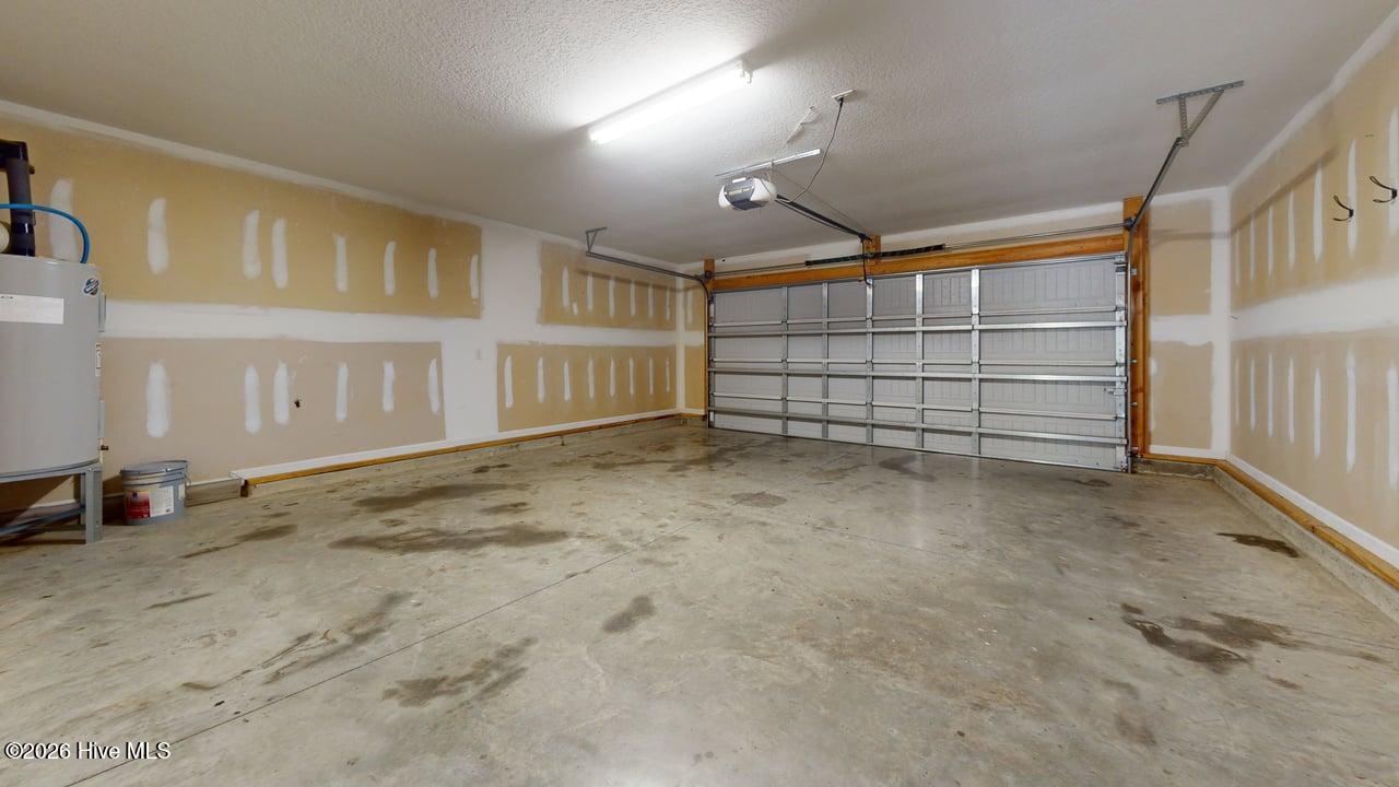 100569365 | Photo 26