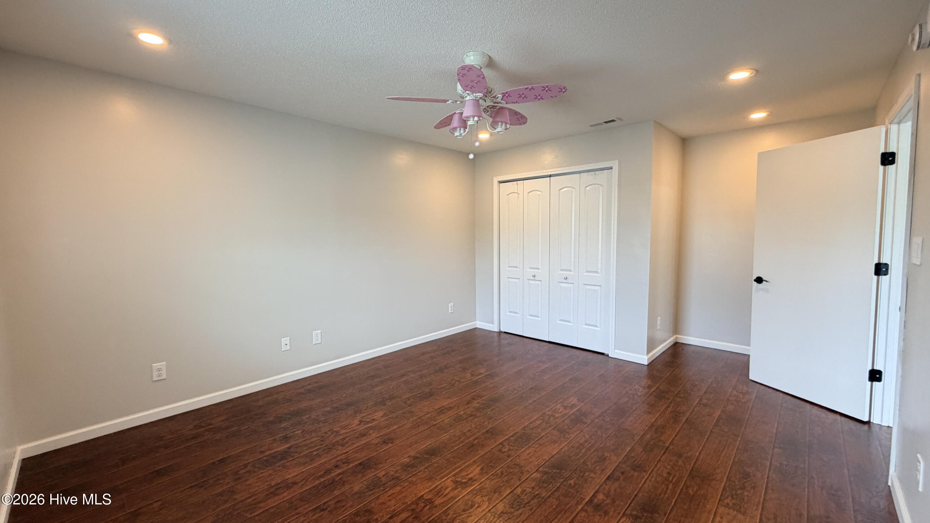 100557684 | Photo 12