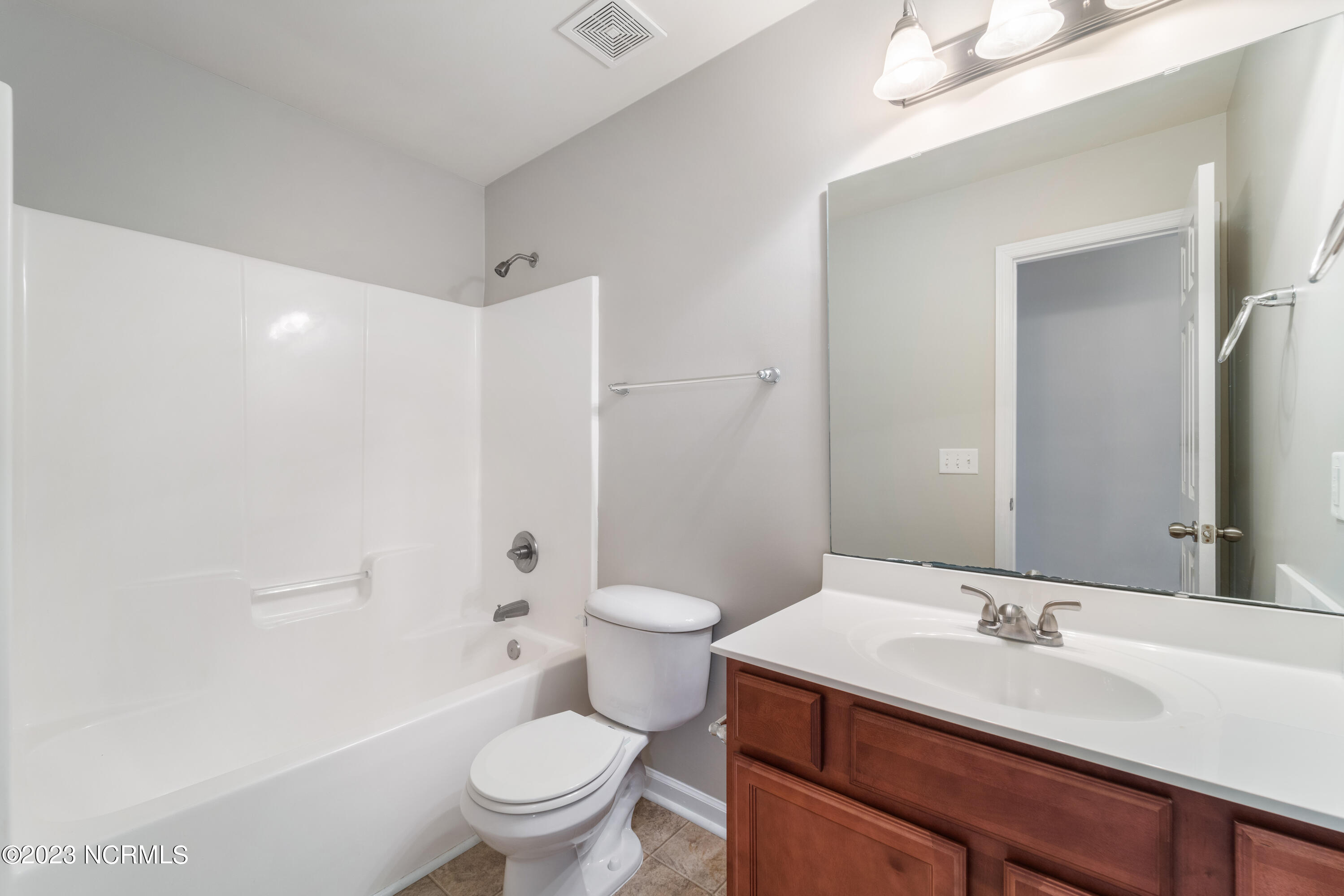 100564586 | Photo 12