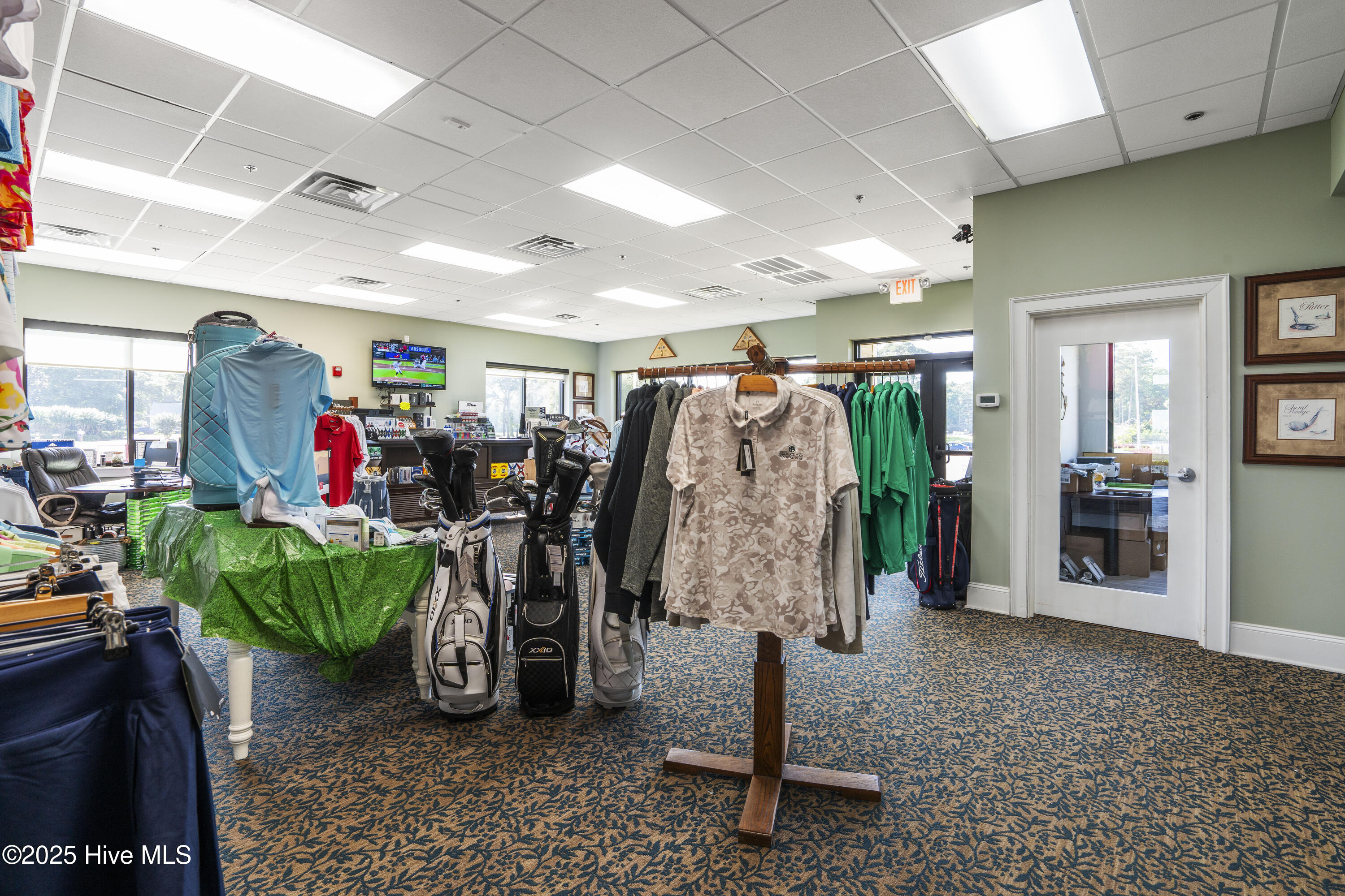 100545333 | Photo 29