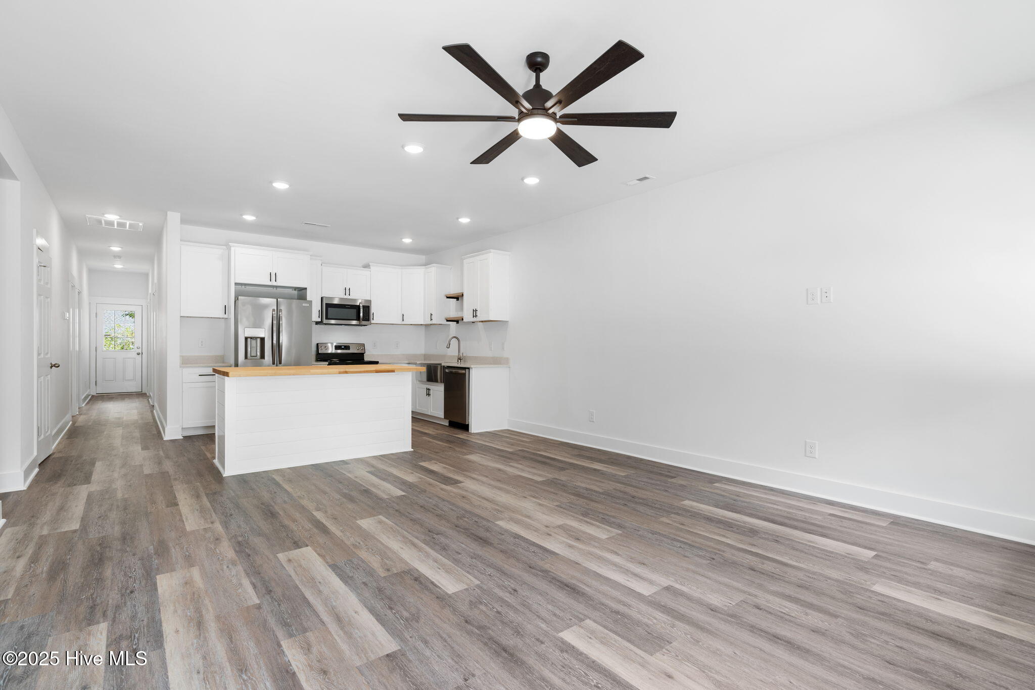 100539089 | Photo 11