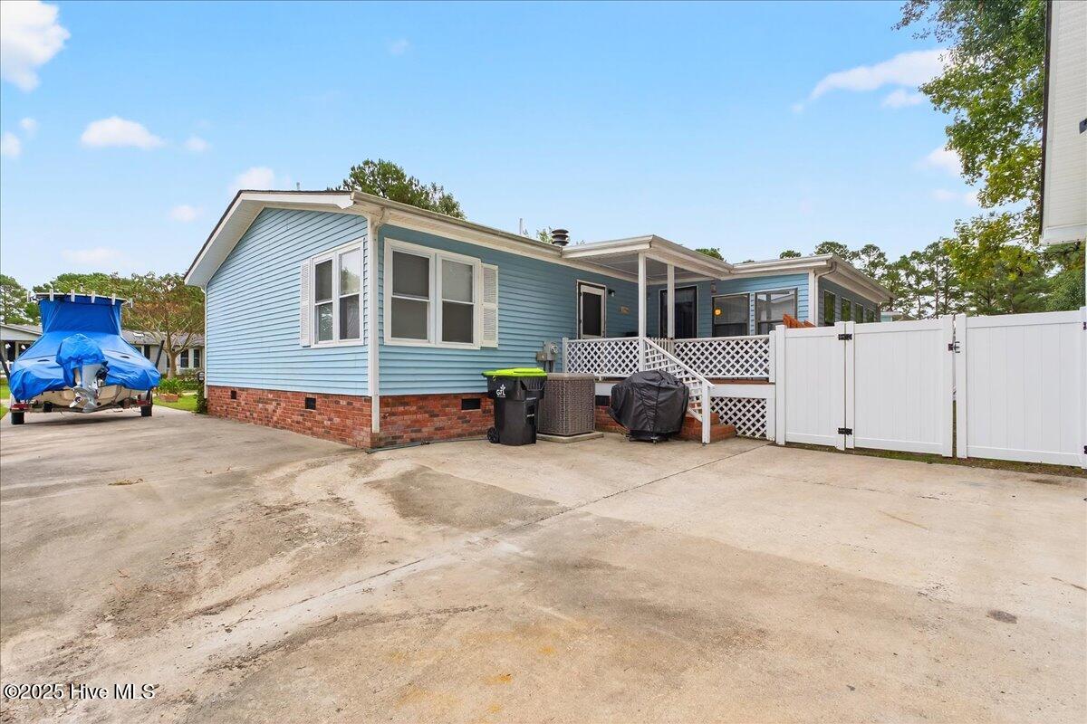 100535729 | Photo 52