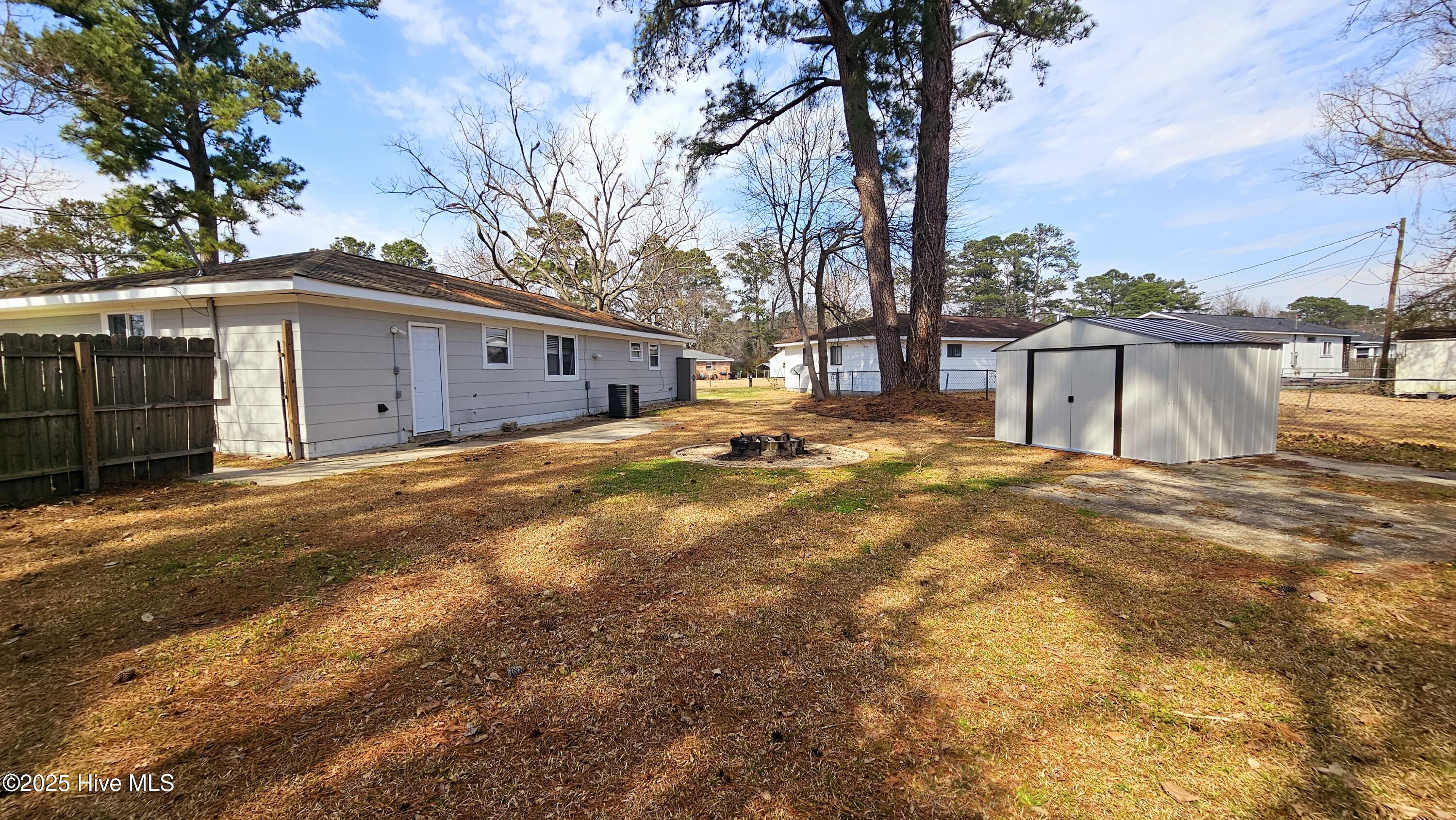 100560840 | Photo 22