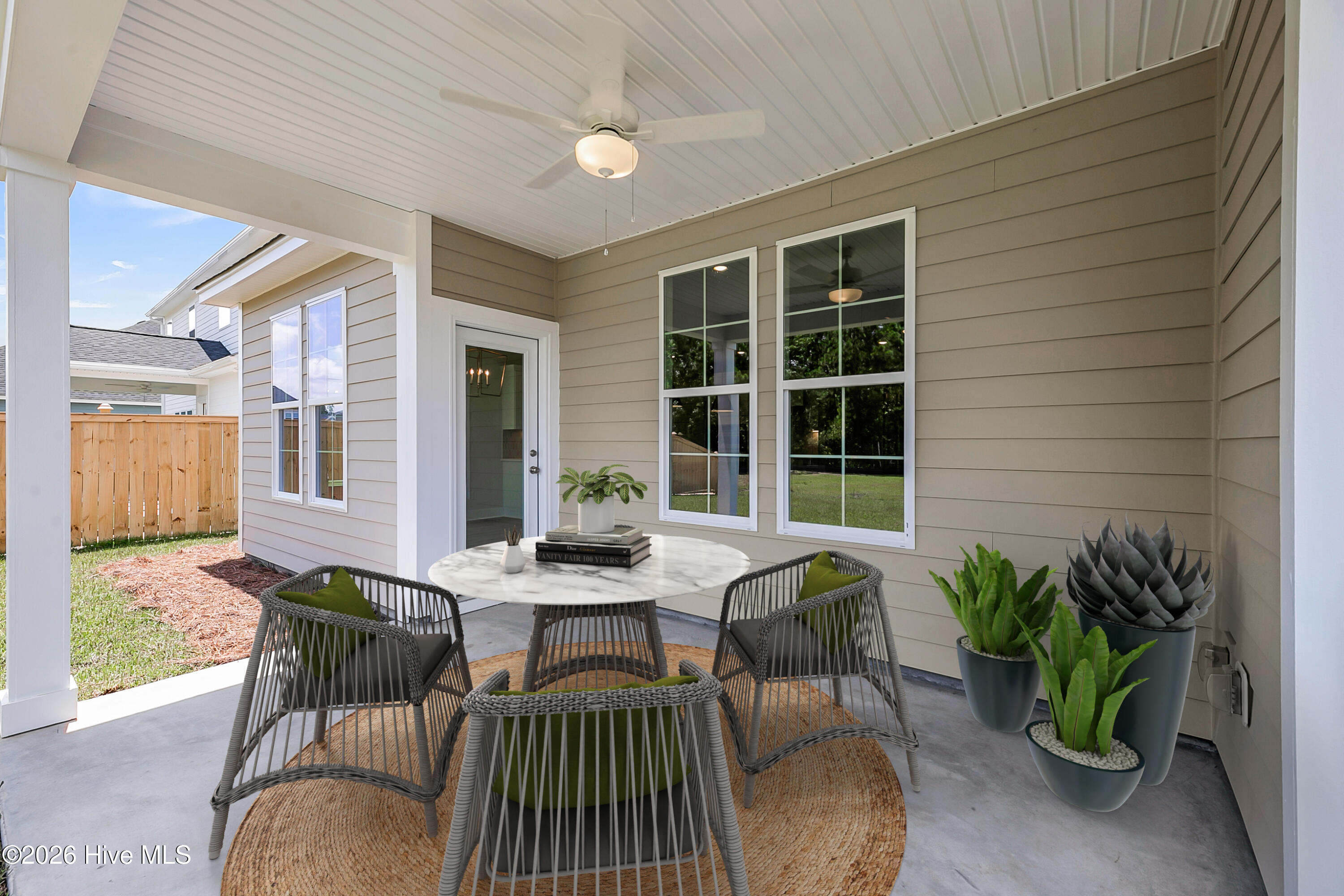 100551940 | Photo 13