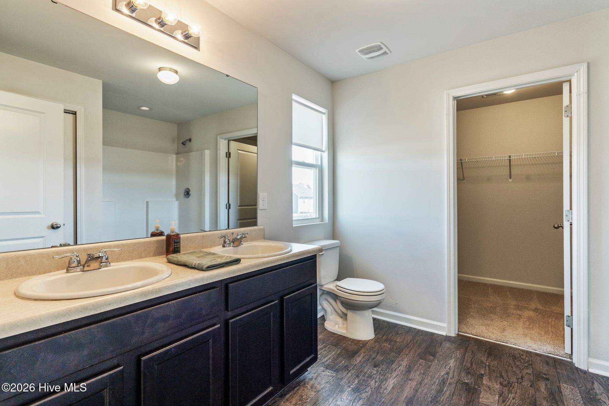 100553399 | Photo 25