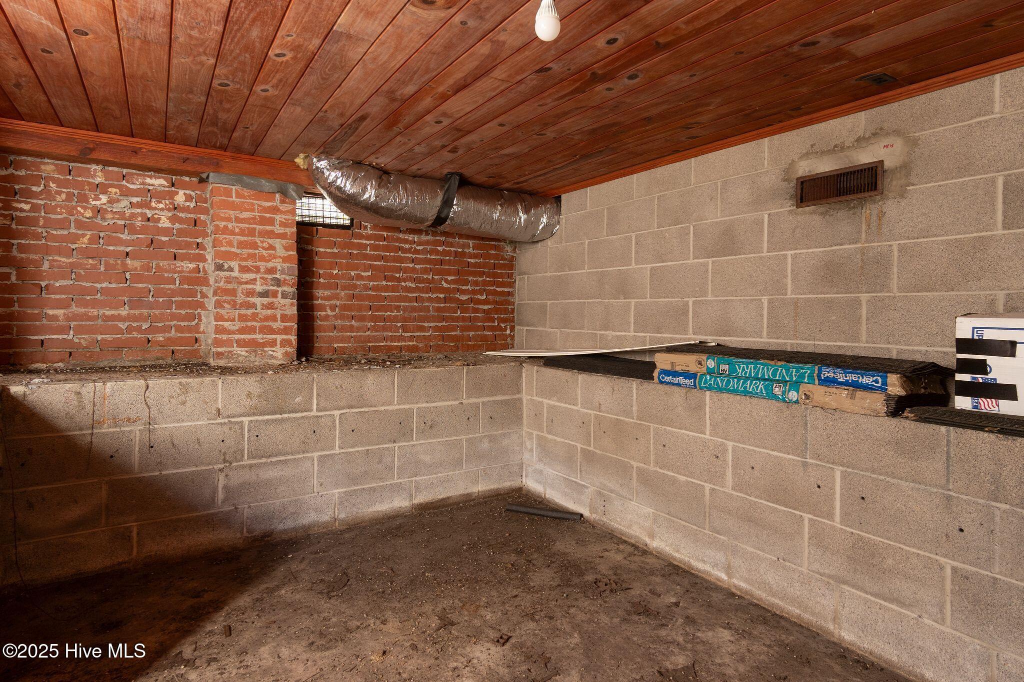 100529012 | Photo 34