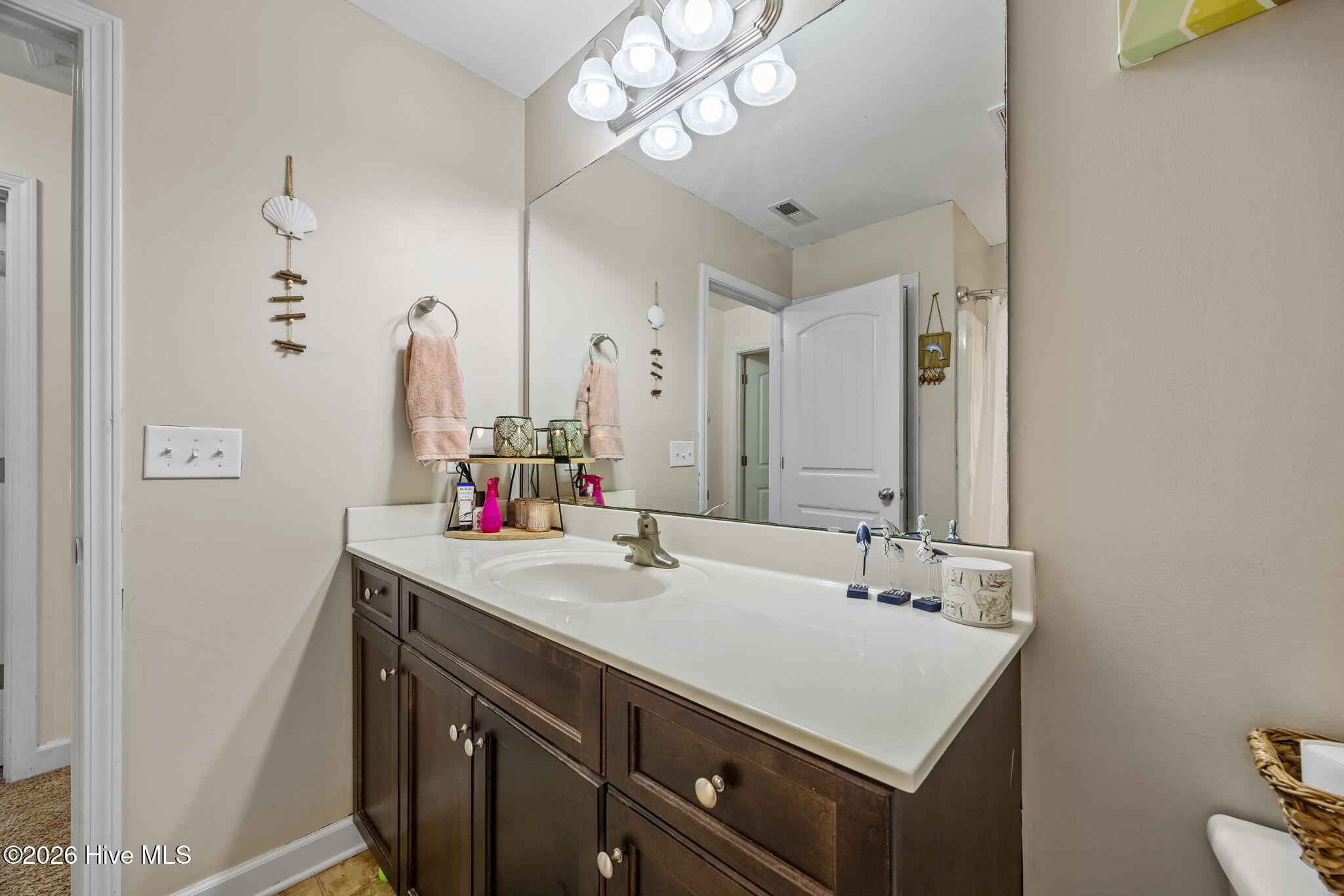 100560368 | Photo 27