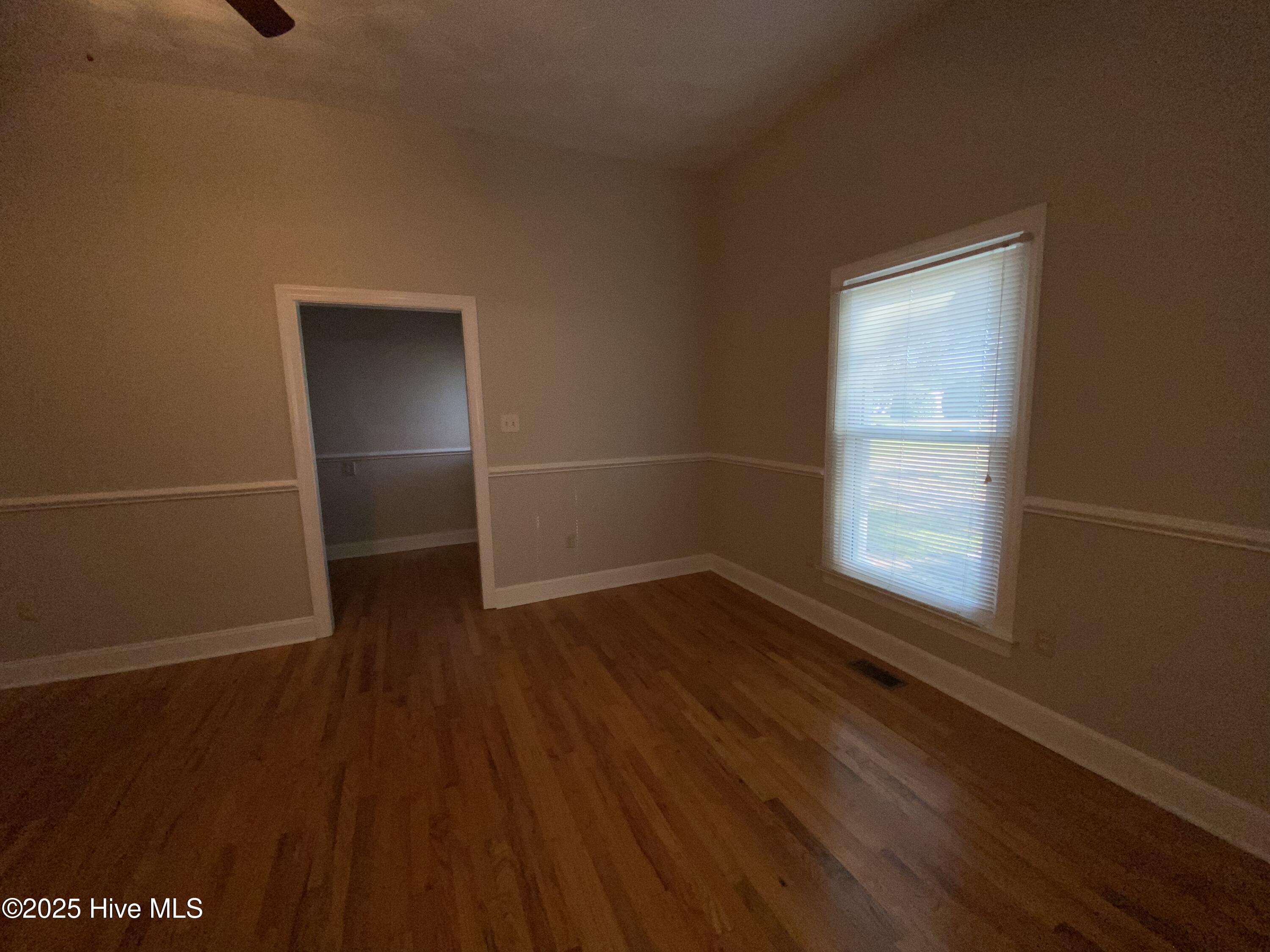 100532699 | Photo 11