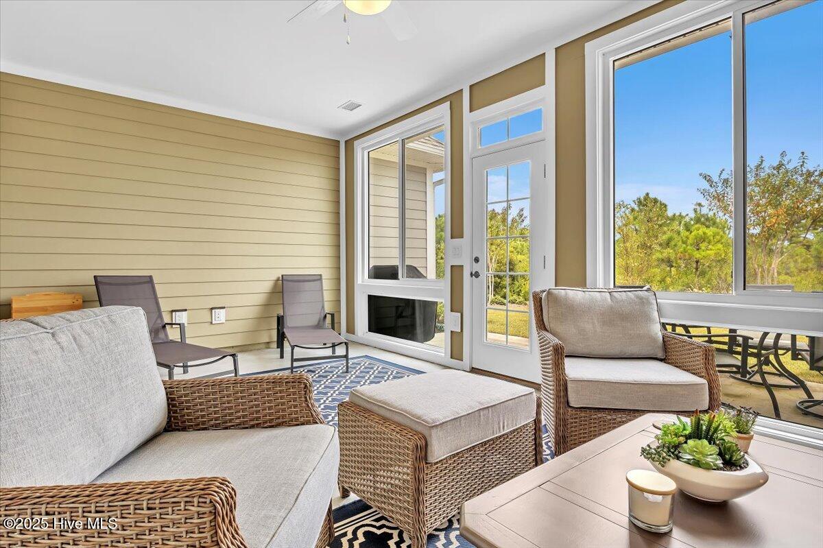 100530087 | Photo 40