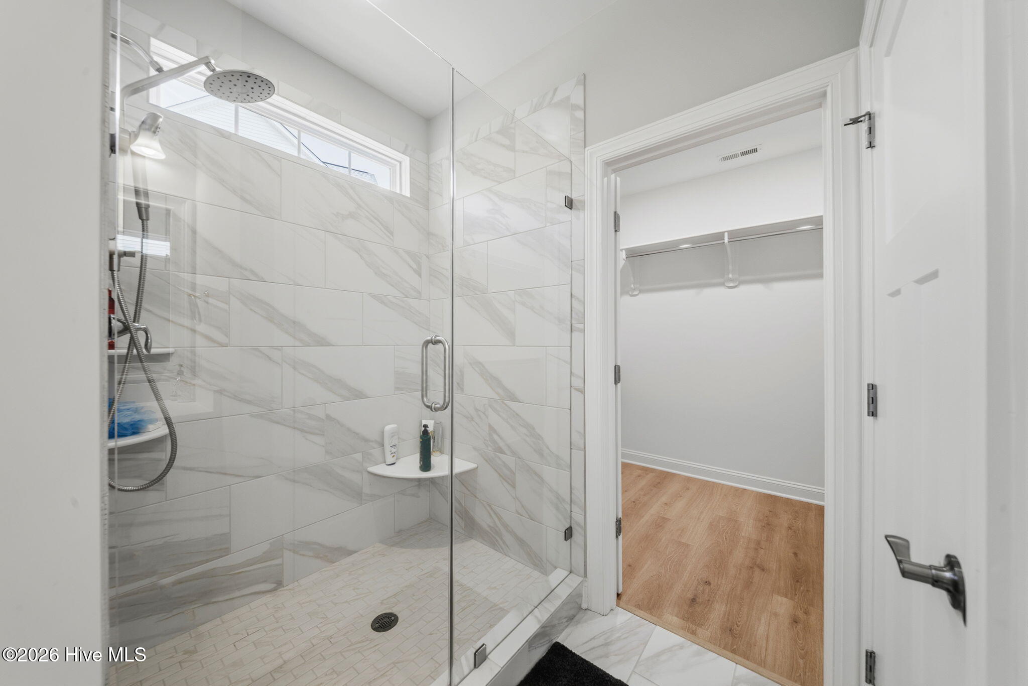 100567561 | Photo 36