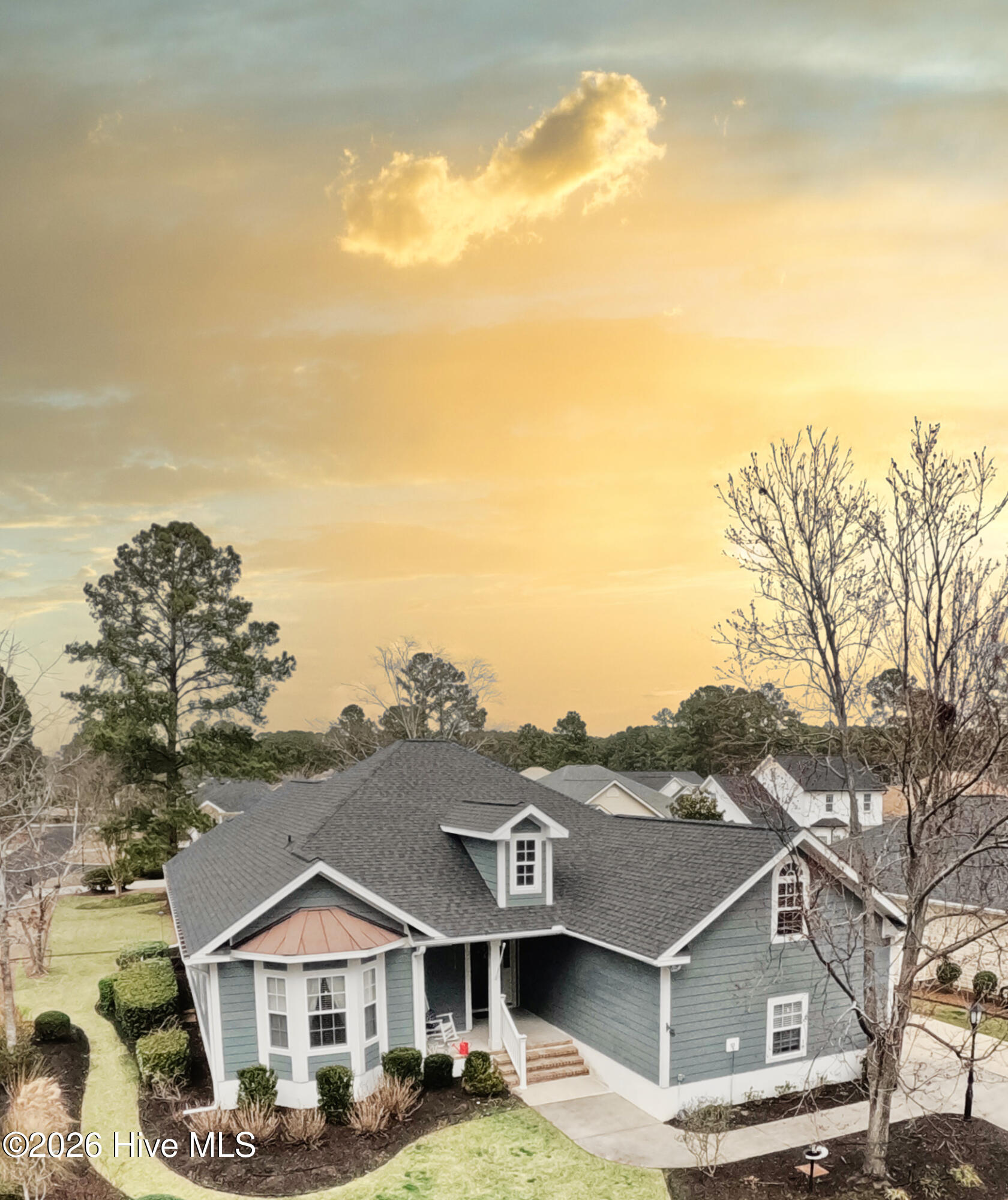 100558044 | Photo 58