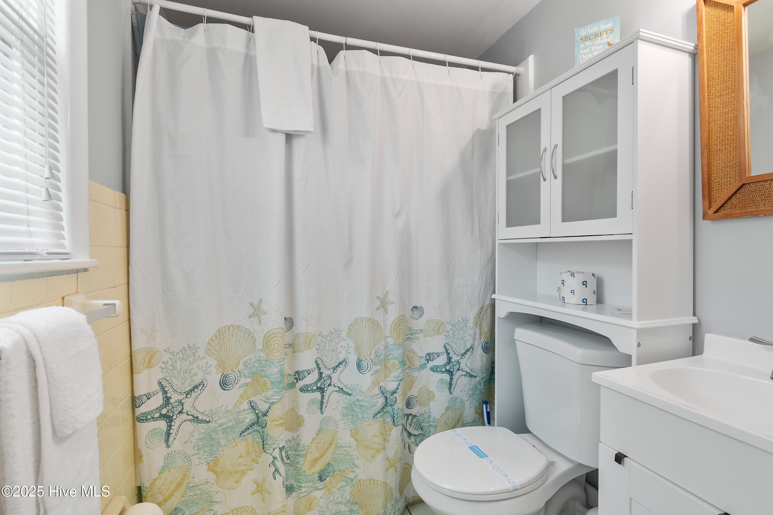 100564186 | Photo 24