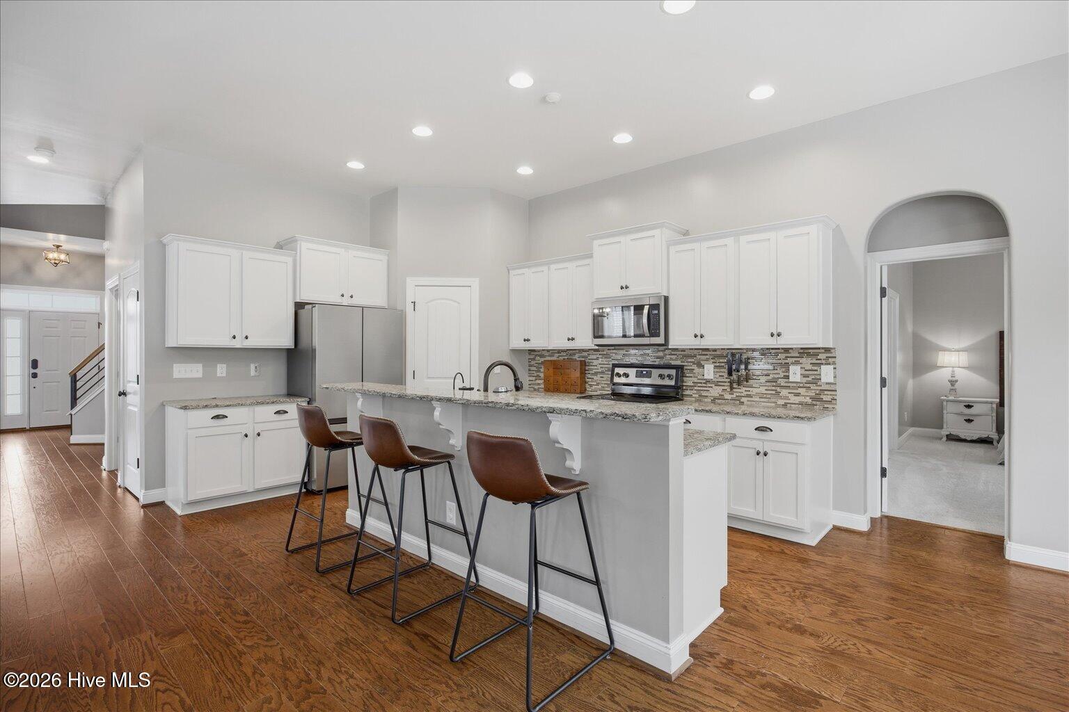 100565930 | Photo 16