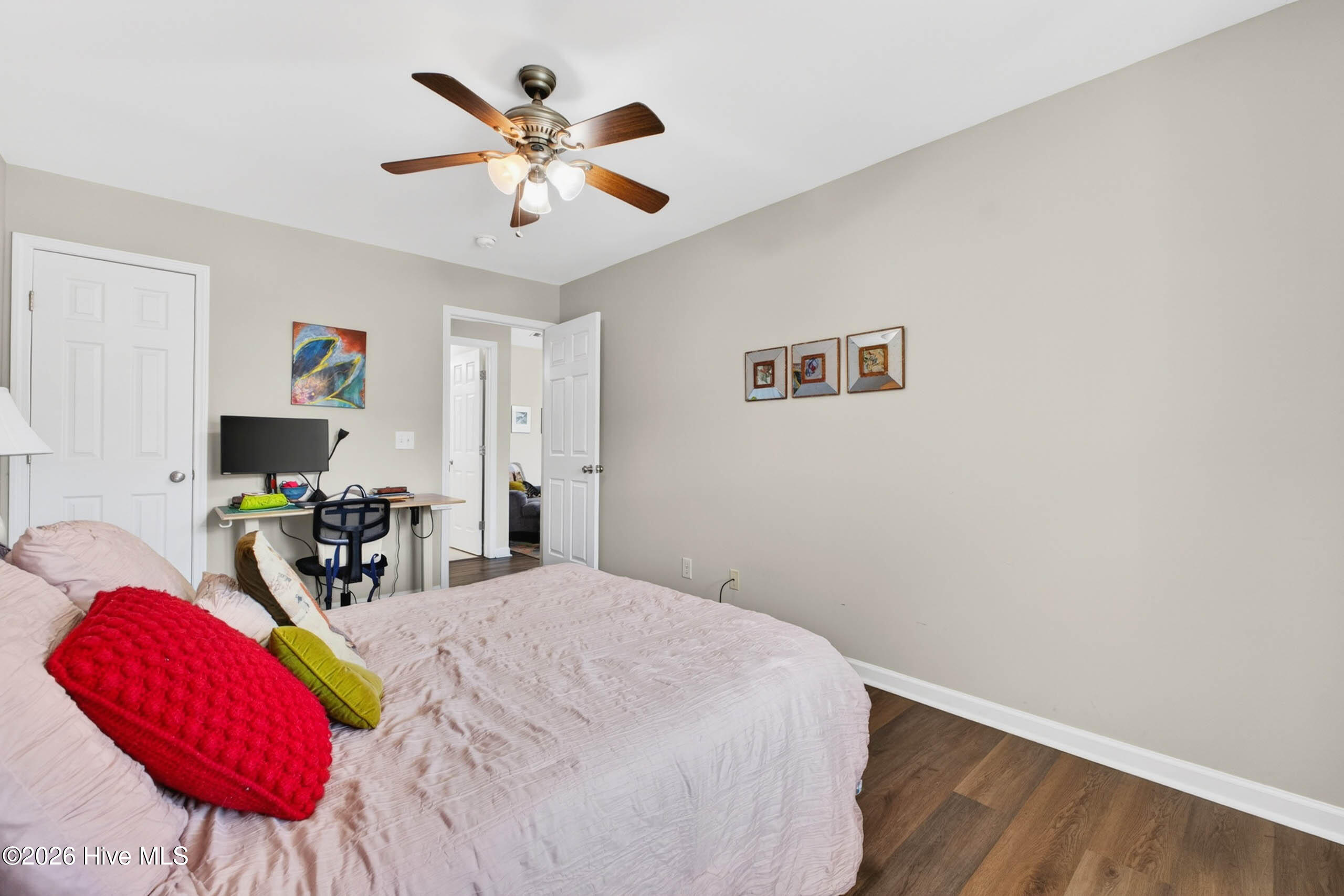 100569095 | Photo 21