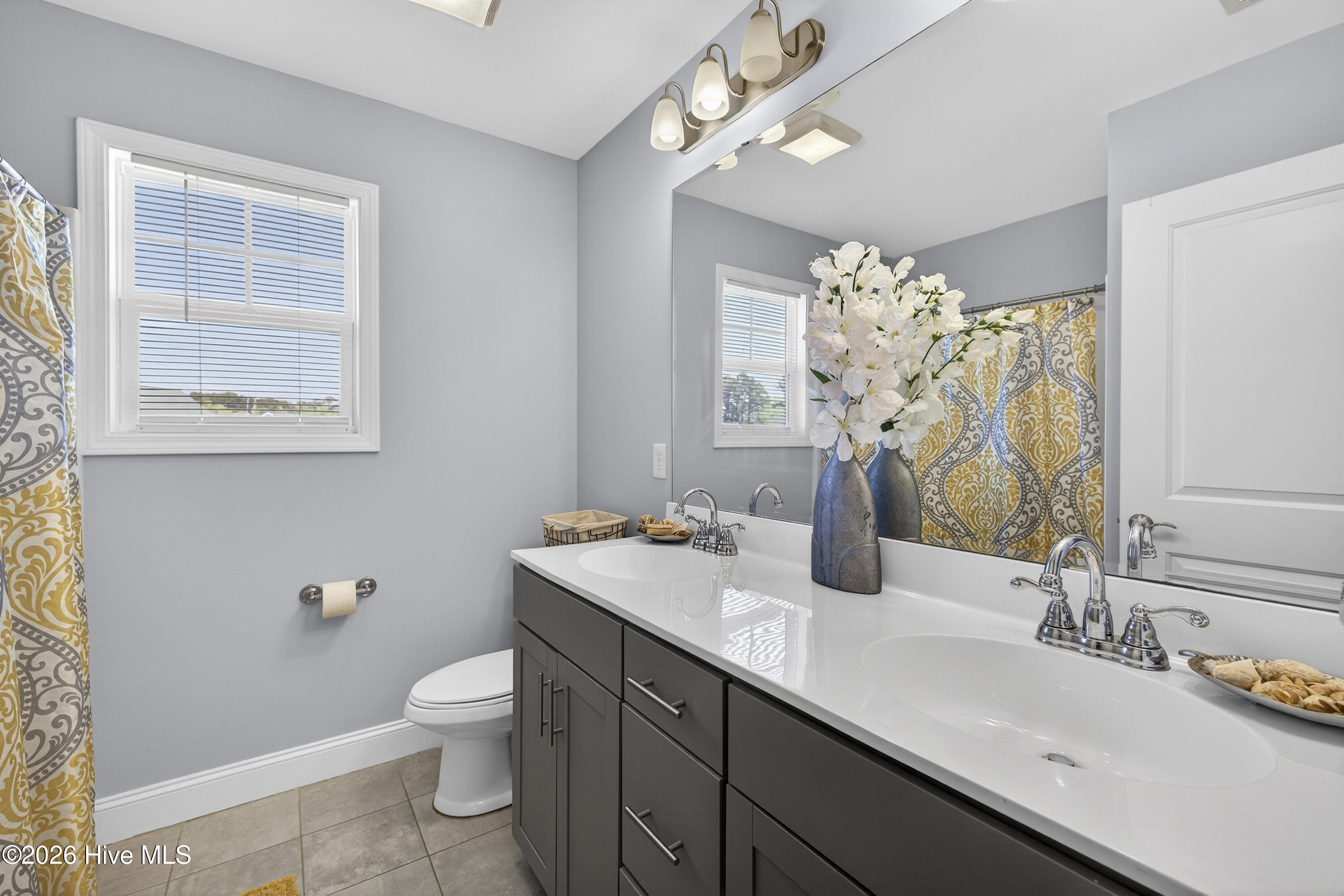 100563705 | Photo 31