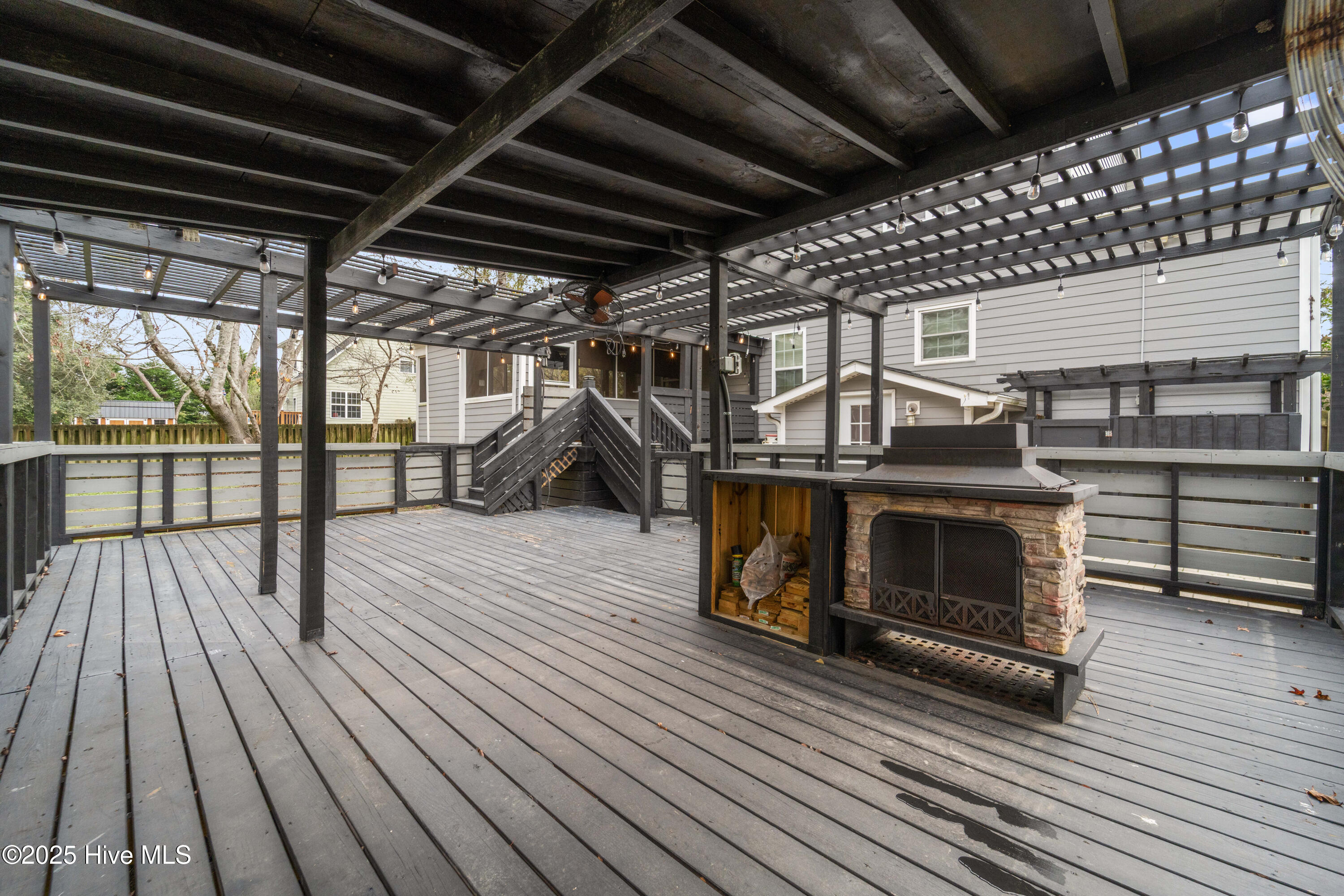 100544127 | Photo 85