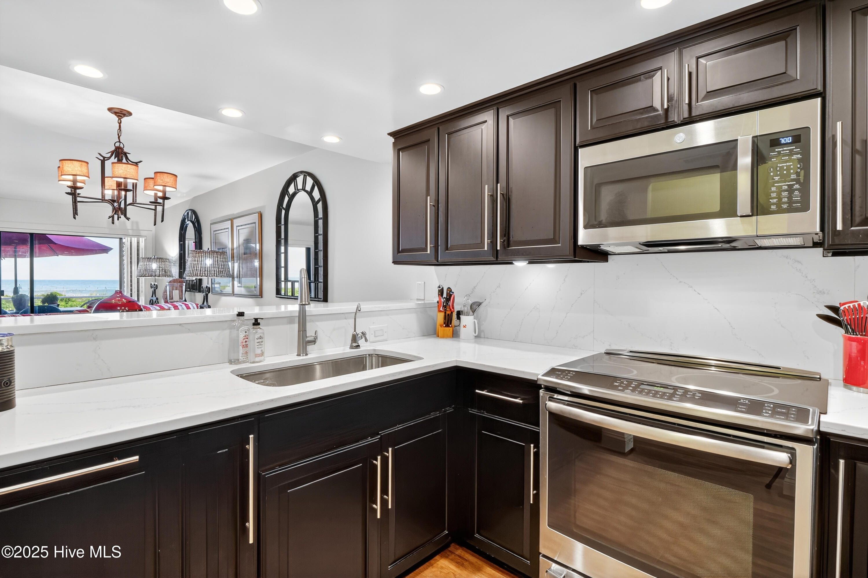 101 S Lumina Avenue Th 10, Wrightsville Beach, NC 28480 – photo 13: Station One TH-10 (13)