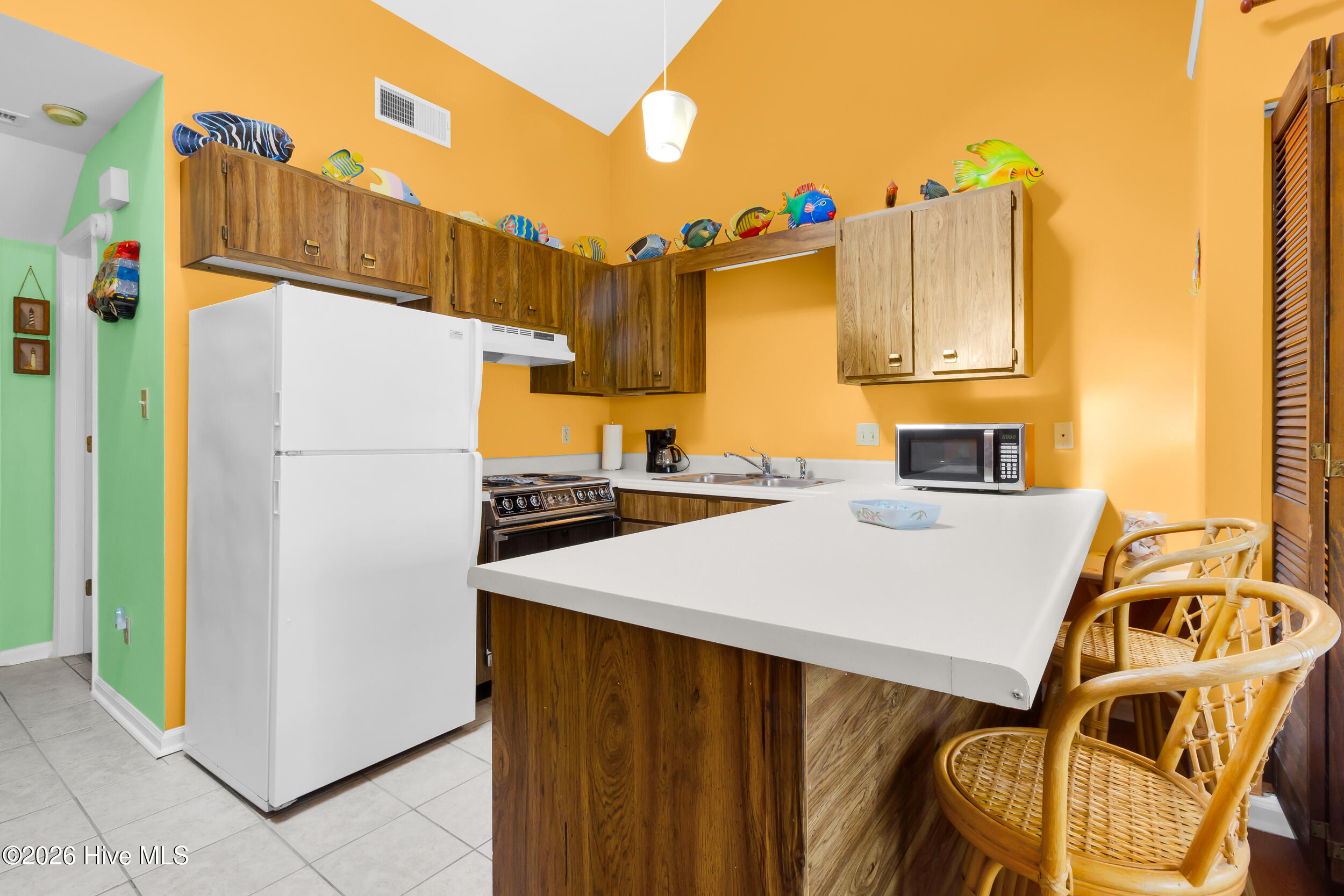 100553975 | Photo 11