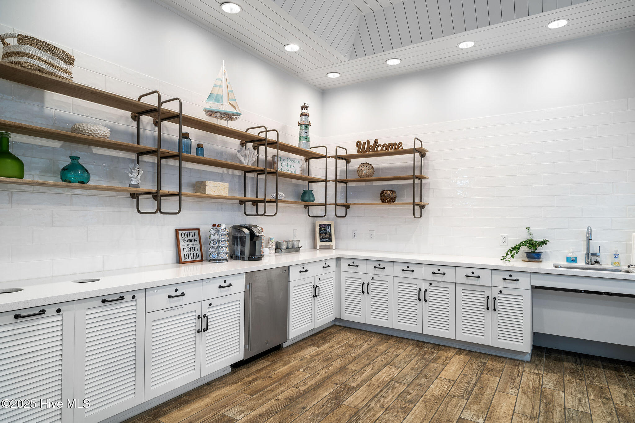 100522757 | Photo 47