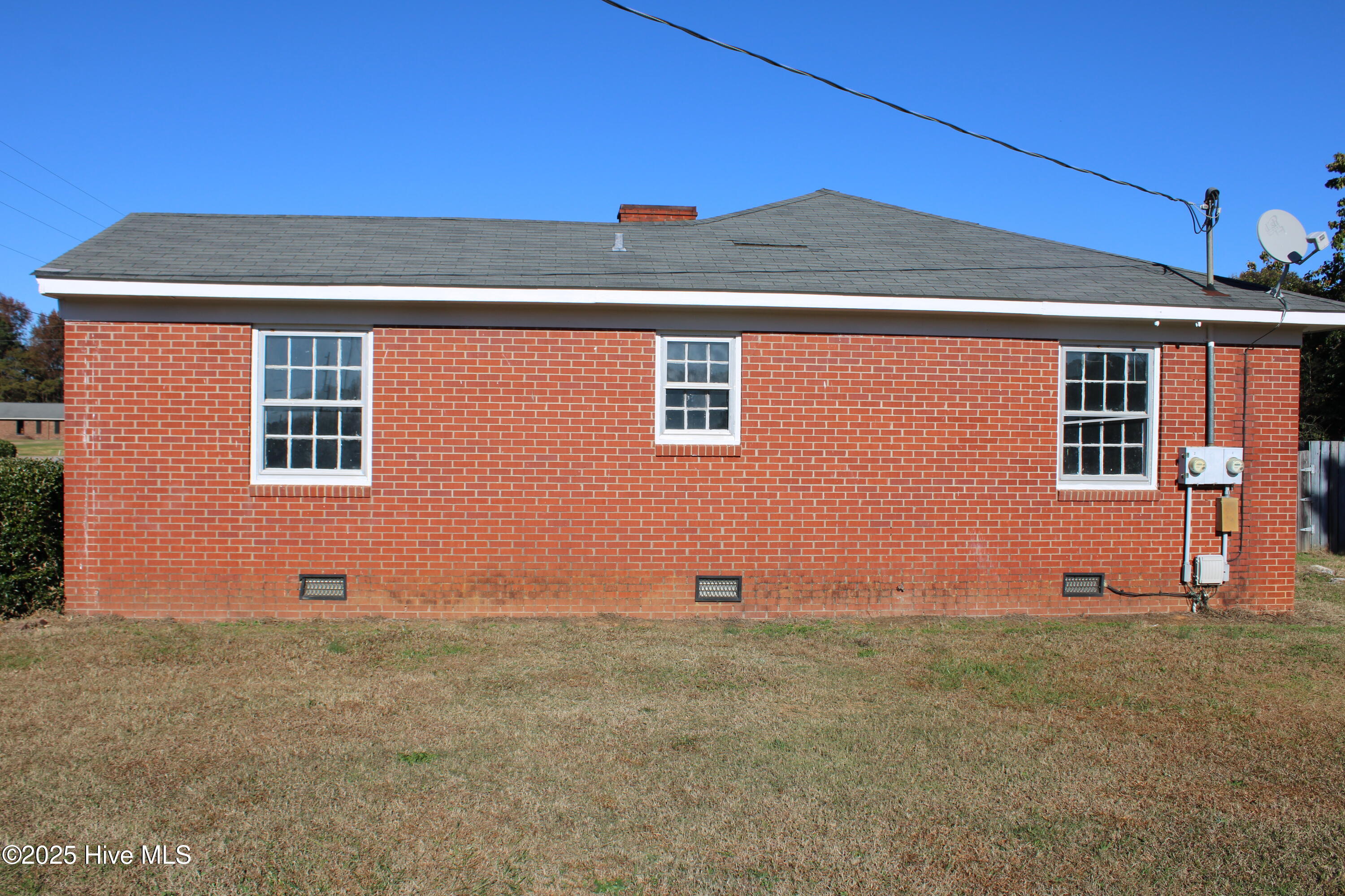 Homes for sale in Kenly, NC | 398 N Englewood Dr, Kenly, NC 27542 | MLS# 100541963