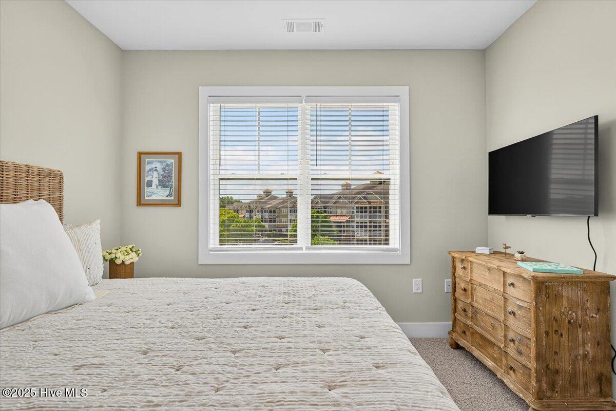 100522744 | Photo 28