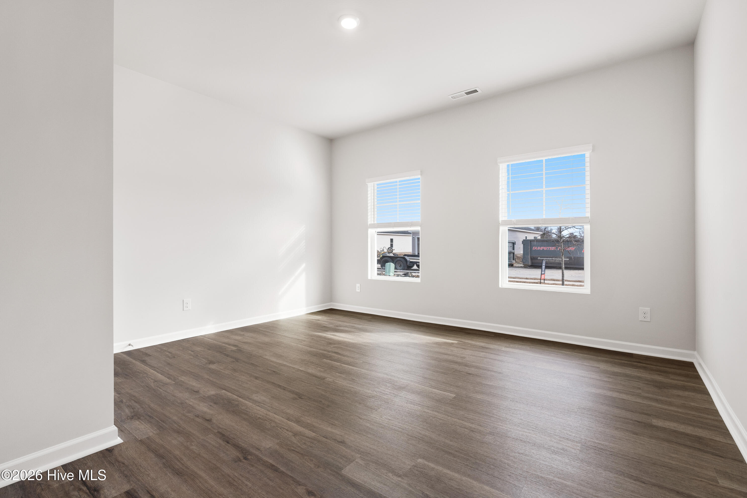 100565512 | Photo 30