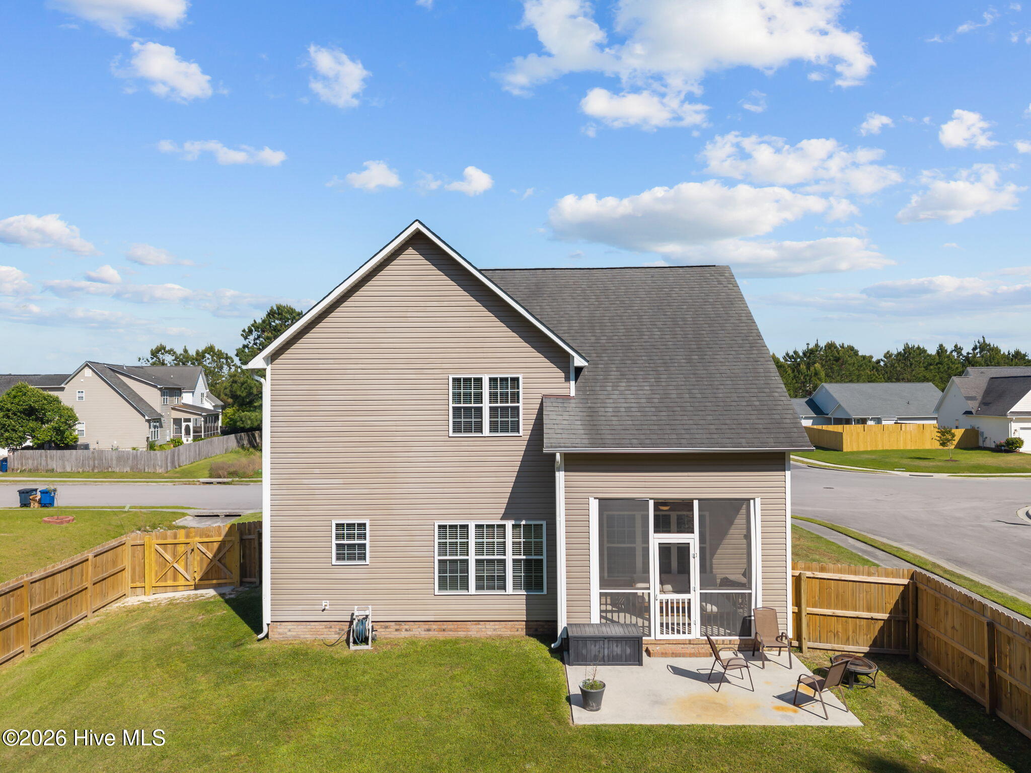 100569646 | Photo 35