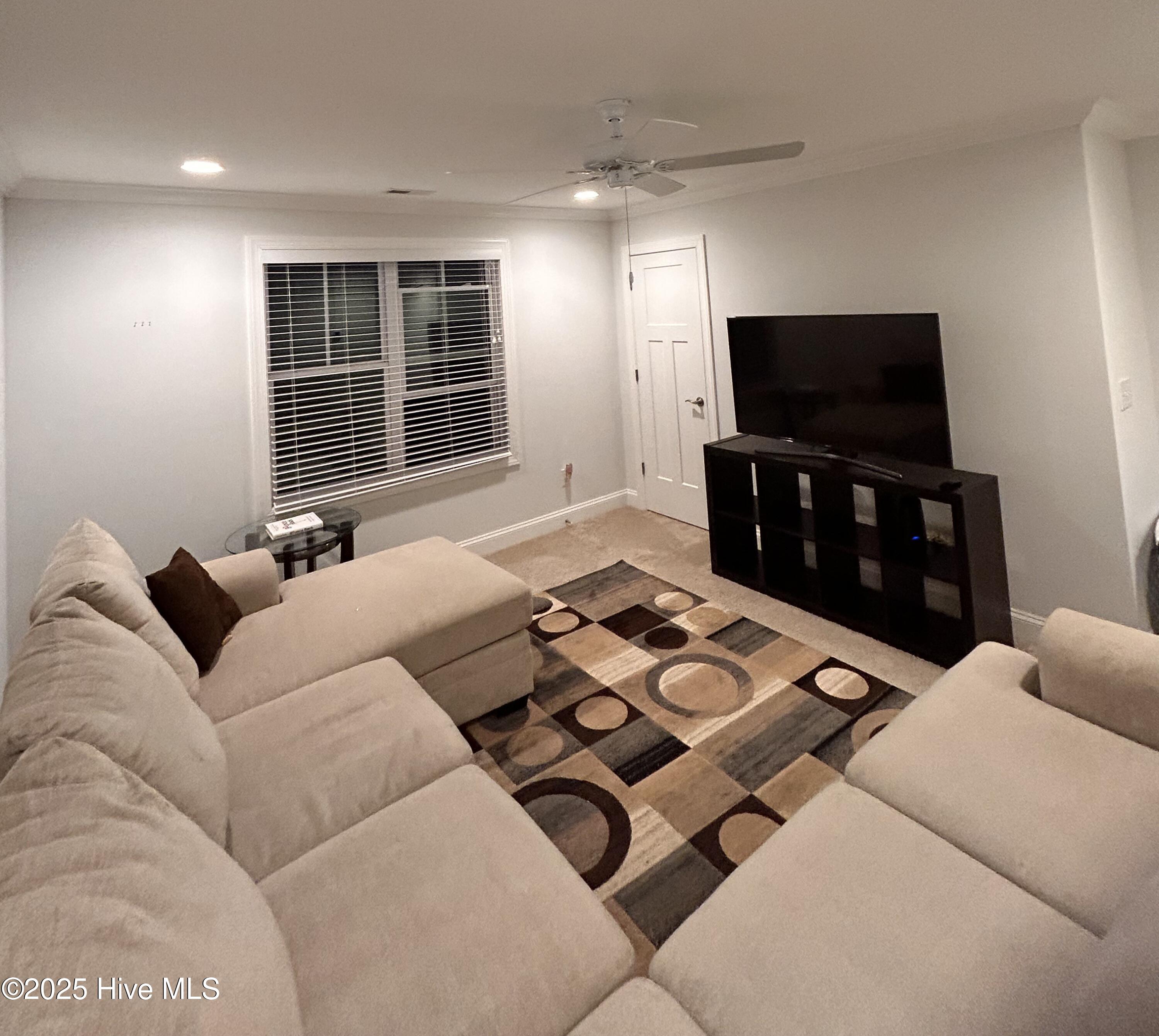 100492599 | Photo 28