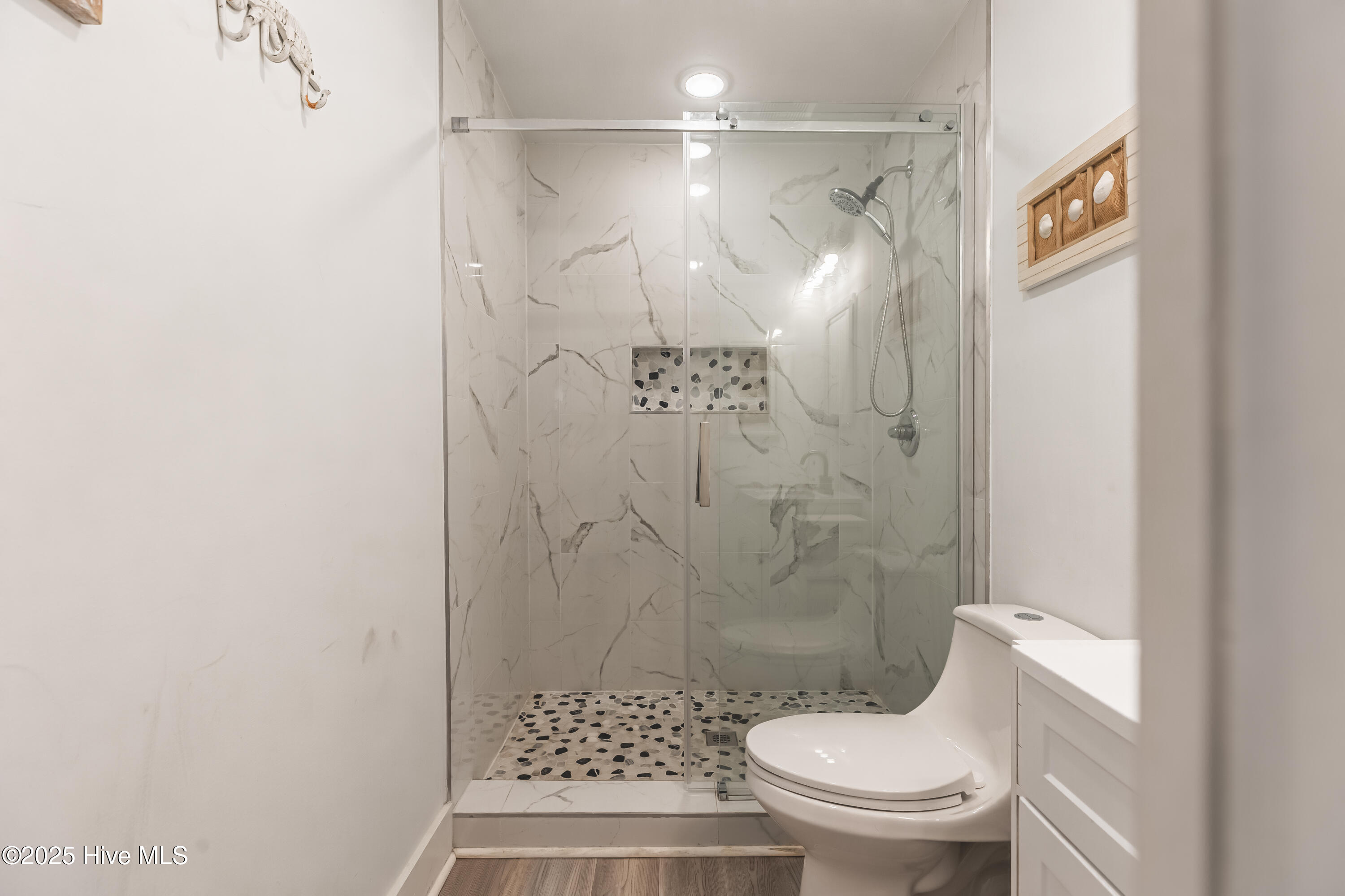 100521166 | Photo 15