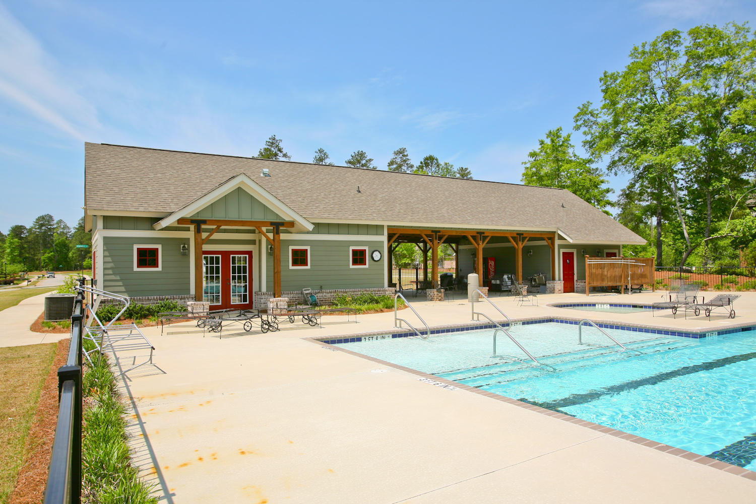 06_Coummunity Pool House1
