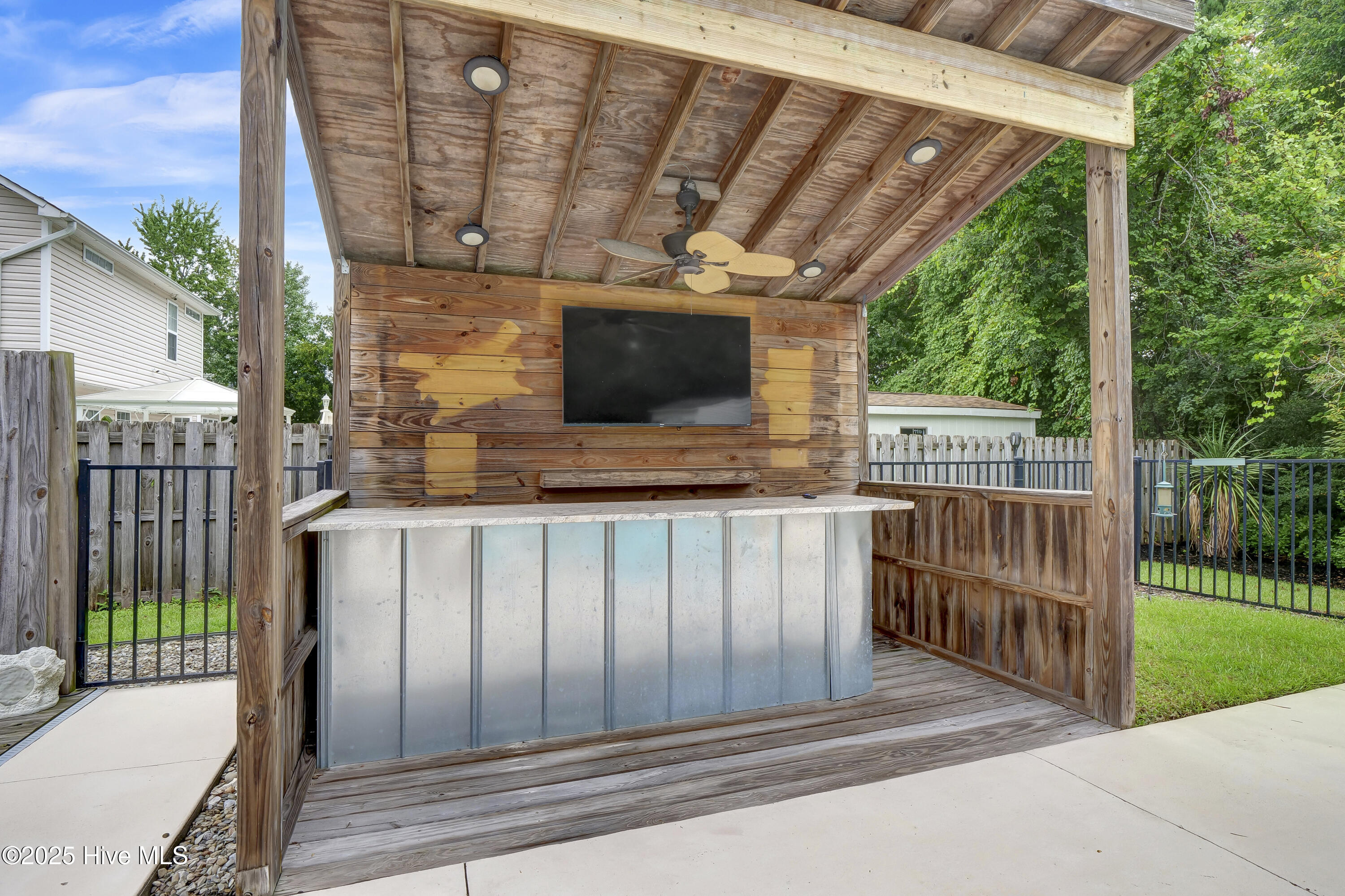 100544266 | Photo 49