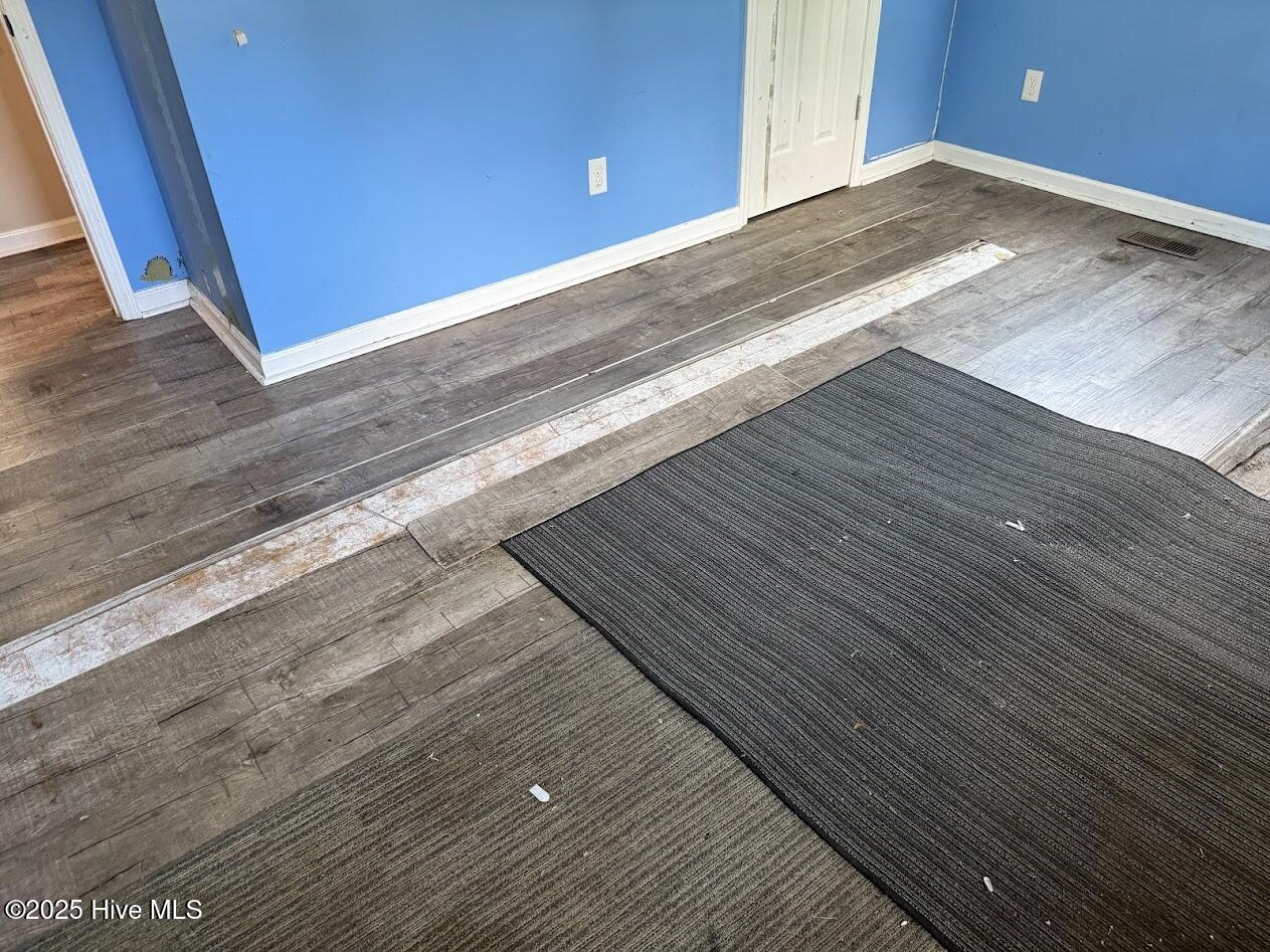 100525769 | Photo 11