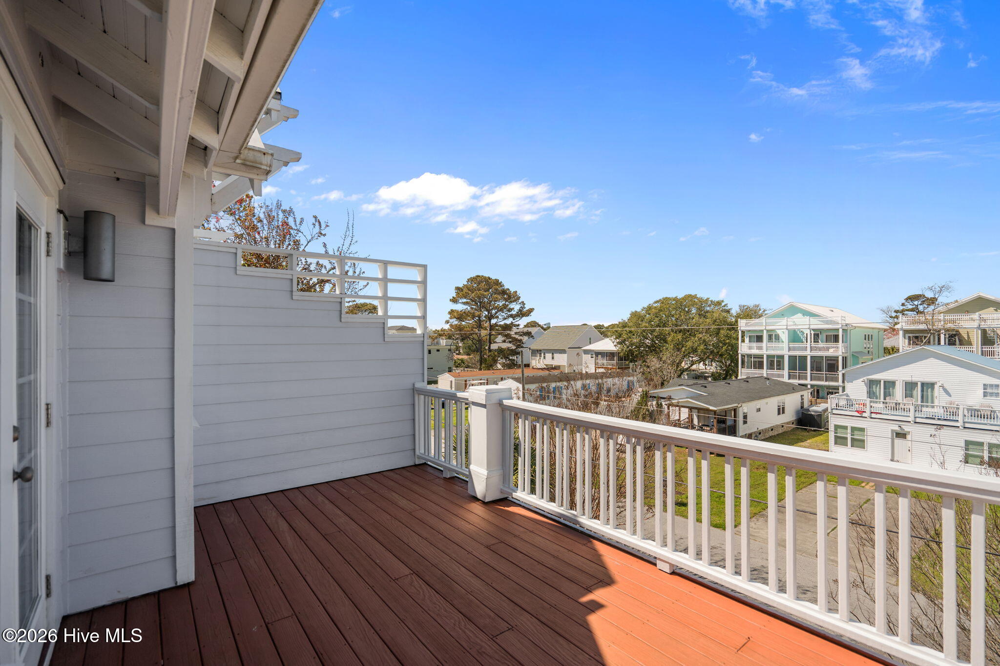 100561147 | Photo 40