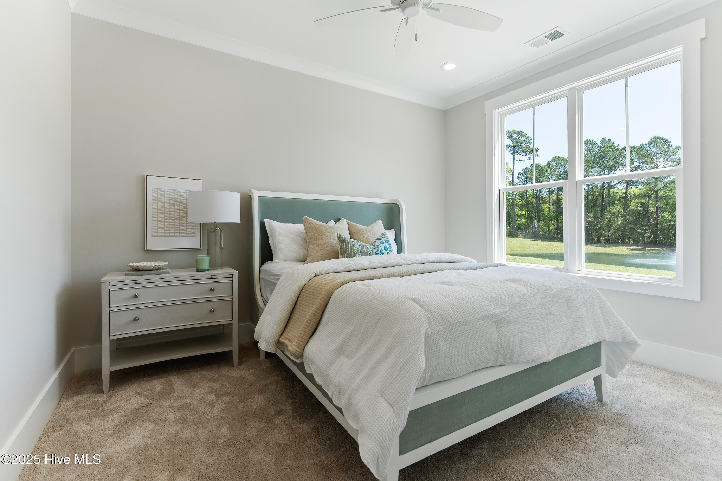 100547015 | Photo 16