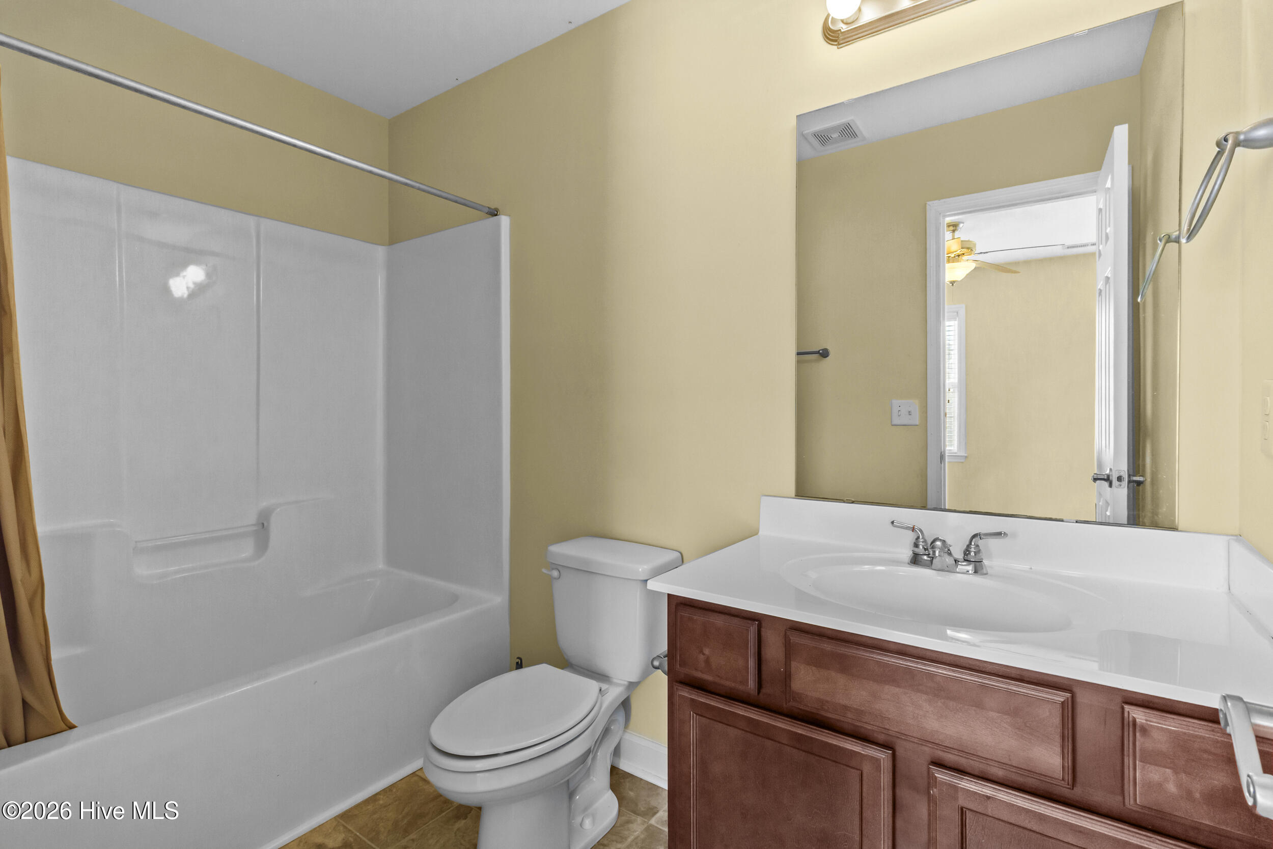 100557945 | Photo 19